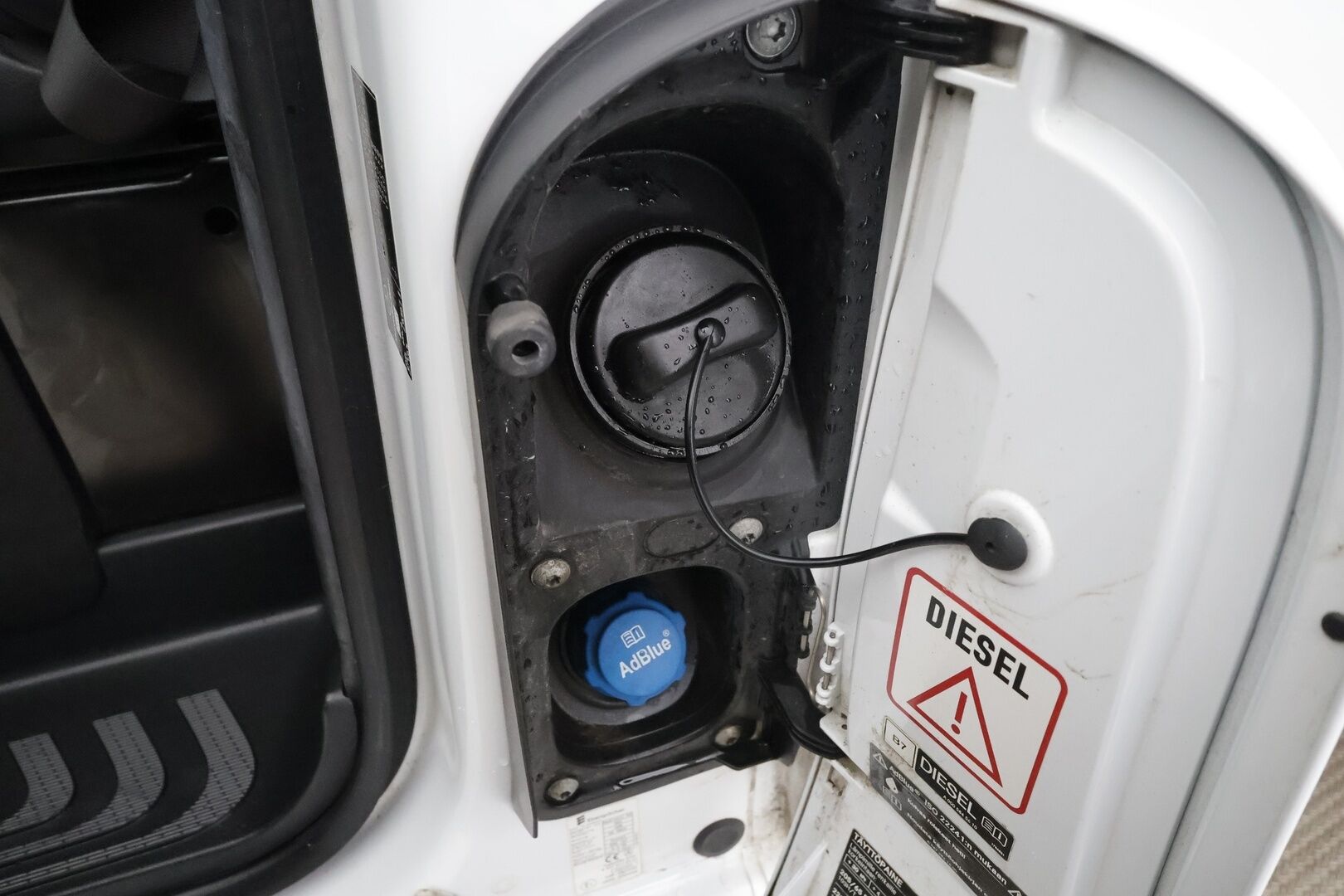 Mercedes-Benz Vito 2022 110CDI FWD-3,05/32K keskipitkä A2 * Vakkari / Webasto / P-Kamera / Koukku / Bluetooth* - Suomi-auto / ALV / 2x vanteet