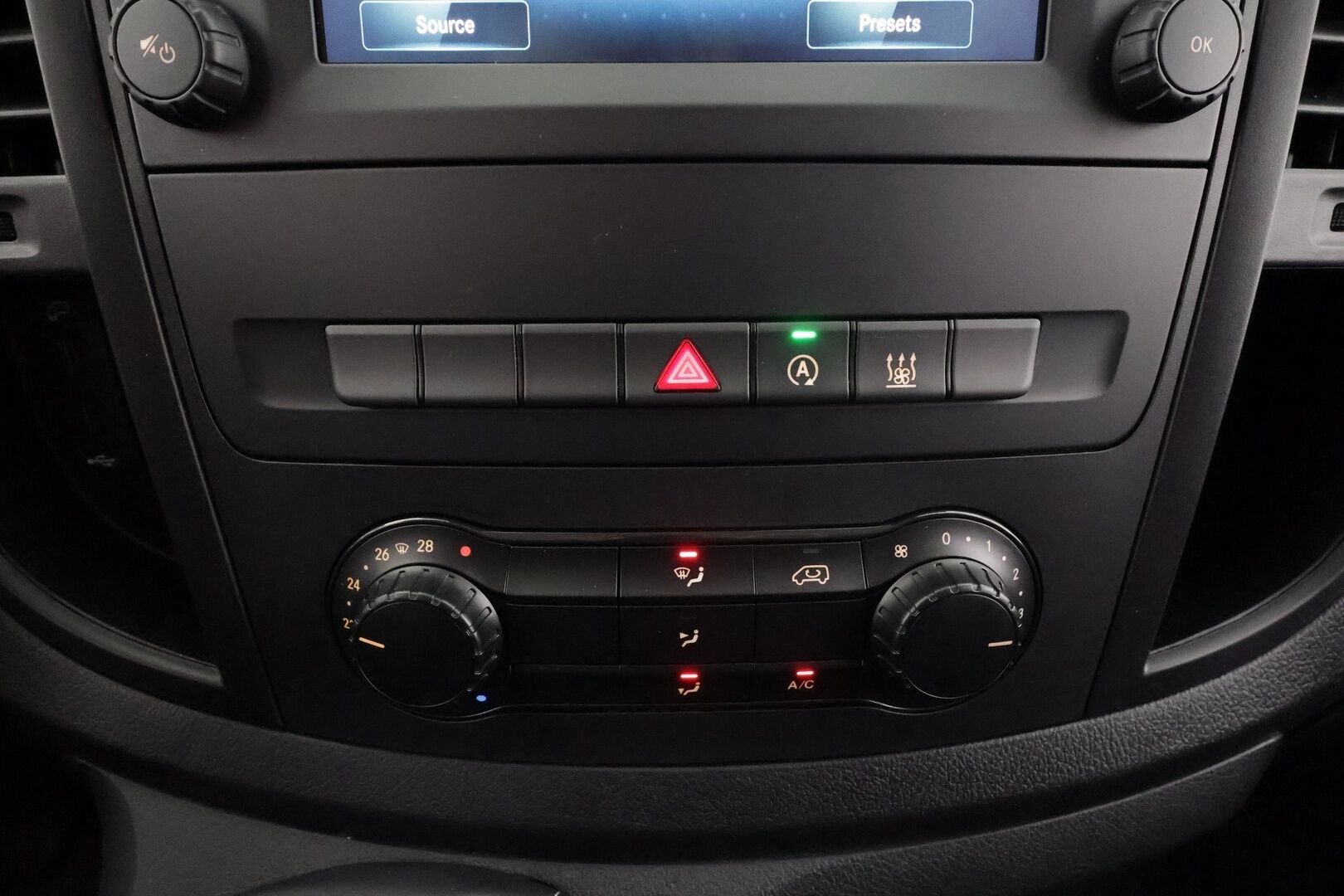 Mercedes-Benz Vito 2022 110CDI FWD-3,05/32K keskipitkä A2 * Vakkari / Webasto / P-Kamera / Koukku / Bluetooth* - Suomi-auto / ALV / 2x vanteet