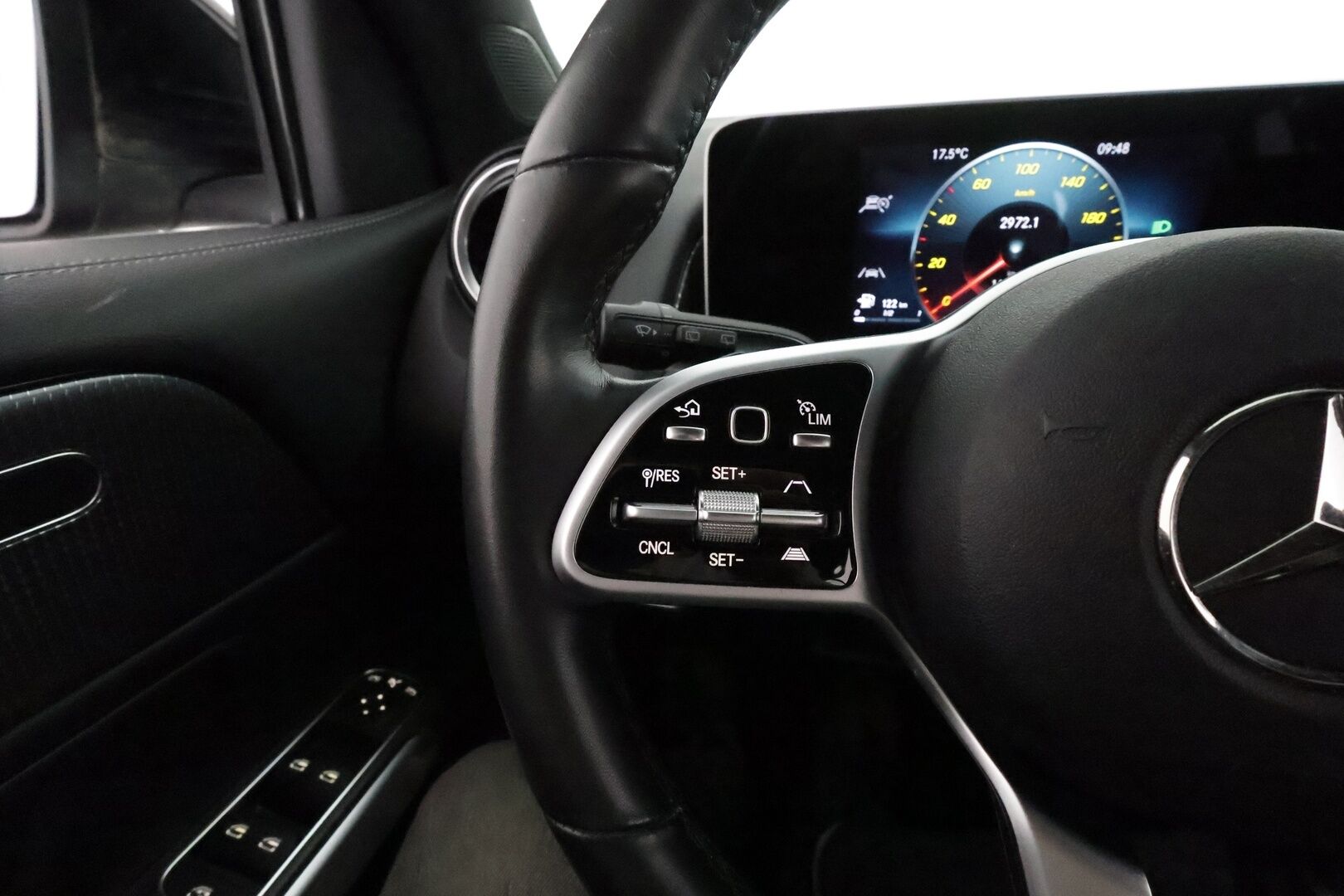 Mercedes-Benz GLB 2021 200 d 4MATIC A Business Avantgarde **Webasto / Koukku / Adapt.Vakkari / P.kamera / Multibeam-LED / Sporttipenkit** - 1-om Suomi-auto / Kahdet Renkaat