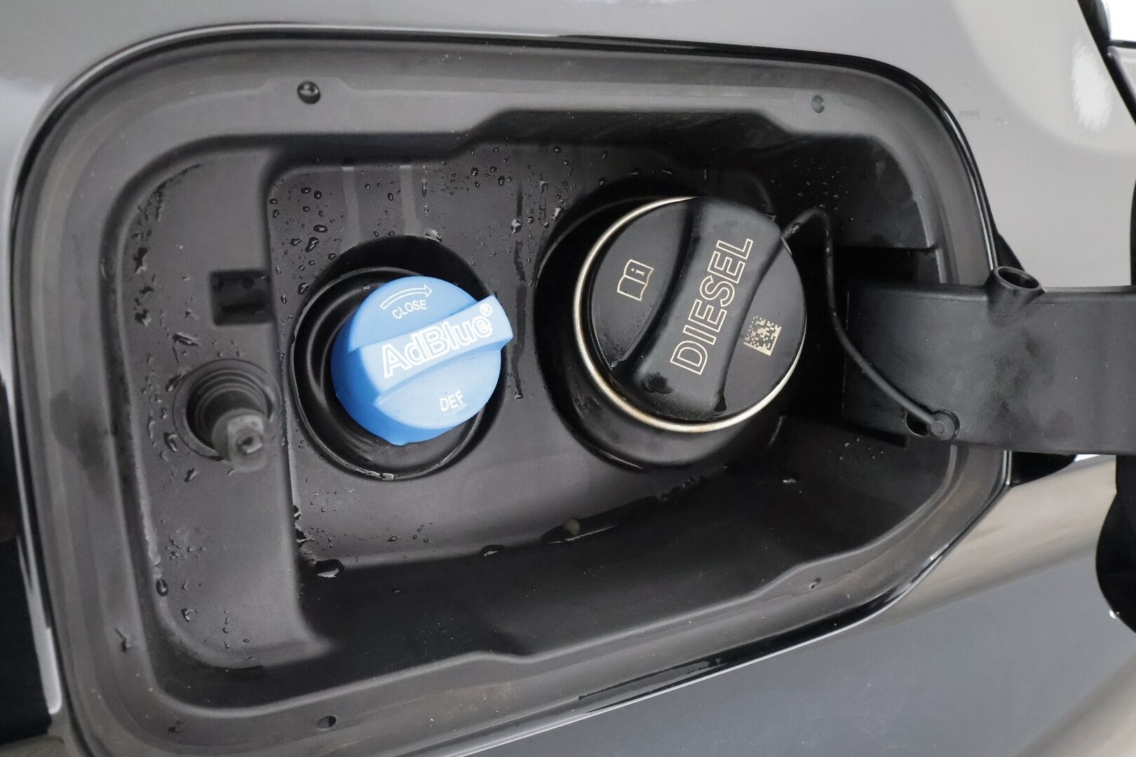 BMW 520 2021 G30 LCI Sedan 520d A xDrive MHEV *1-om. Suomi-auto / Vakkari / Prof.Navi / LED / Apple&Android / Kahdet renkaat aluvanteilla * - Neliveto / Taloudellinen /