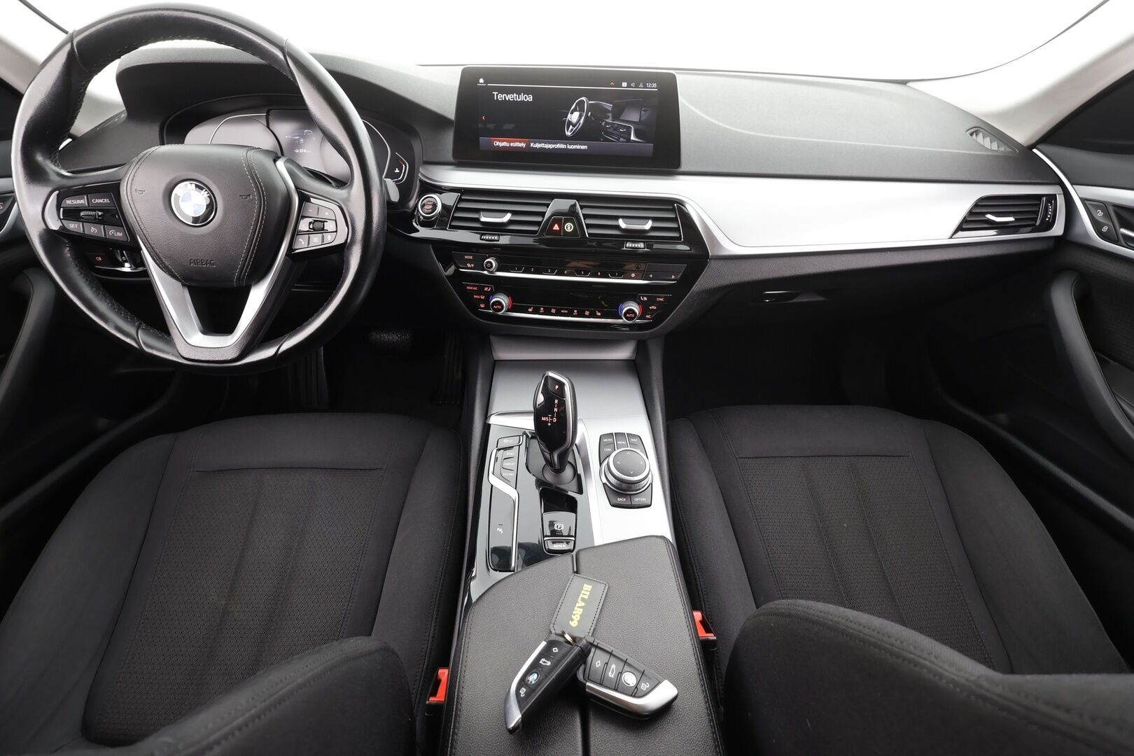 BMW 520 2021 G30 LCI Sedan 520d A xDrive MHEV *1-om. Suomi-auto / Vakkari / Prof.Navi / LED / Apple&Android / Kahdet renkaat aluvanteilla * - Neliveto / Taloudellinen /