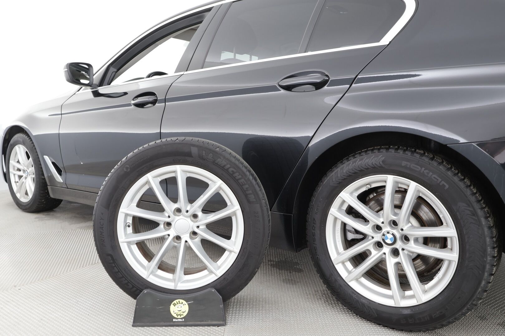 BMW 520 2021 G30 LCI Sedan 520d A xDrive MHEV *1-om. Suomi-auto / Vakkari / Prof.Navi / LED / Apple&Android / Kahdet renkaat aluvanteilla * - Neliveto / Taloudellinen /