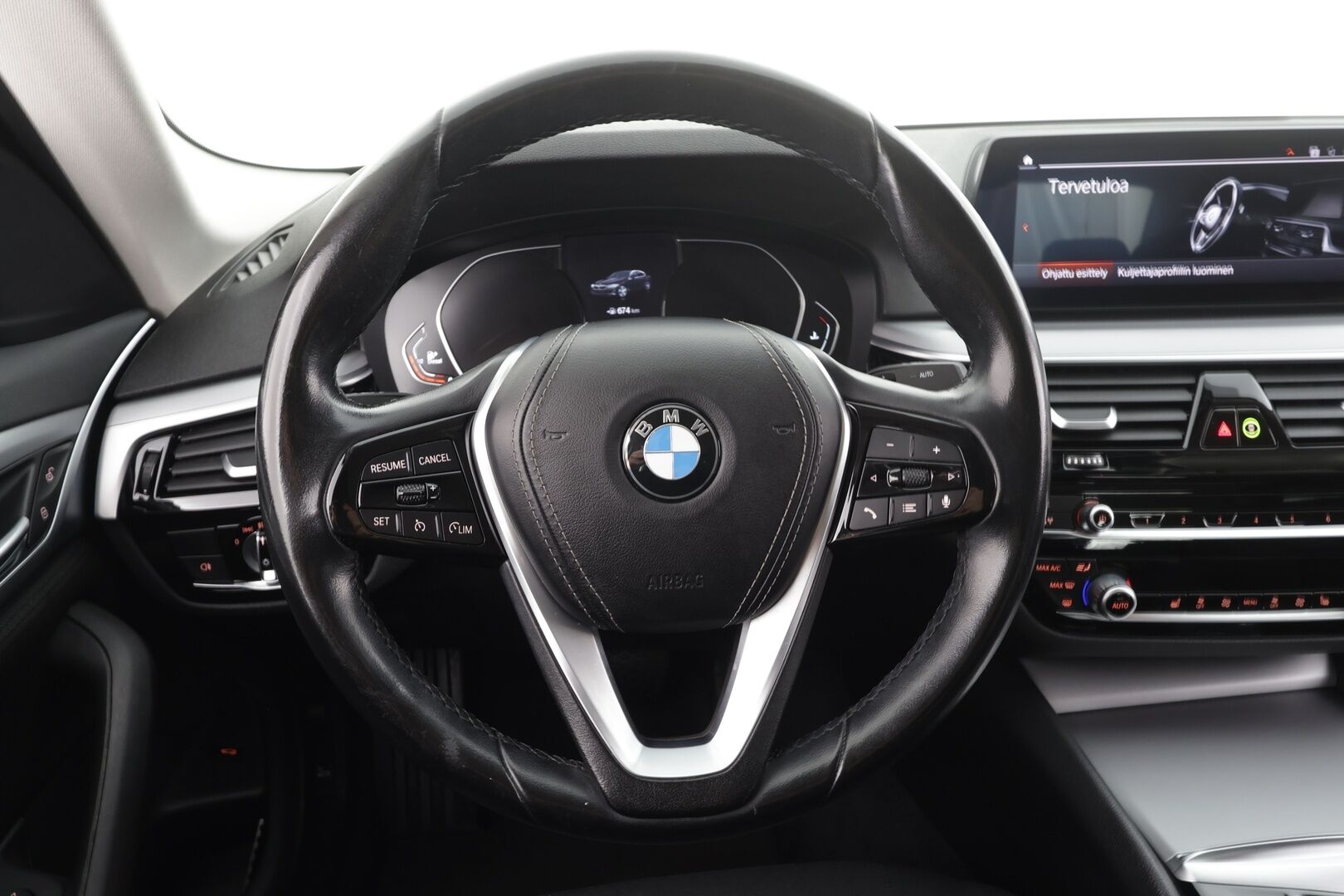 BMW 520 2021 G30 LCI Sedan 520d A xDrive MHEV *1-om. Suomi-auto / Vakkari / Prof.Navi / LED / Apple&Android / Kahdet renkaat aluvanteilla * - Neliveto / Taloudellinen /