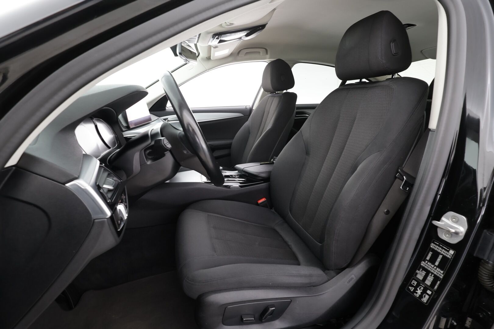 BMW 520 2021 G30 LCI Sedan 520d A xDrive MHEV *1-om. Suomi-auto / Vakkari / Prof.Navi / LED / Apple&Android / Kahdet renkaat aluvanteilla * - Neliveto / Taloudellinen /