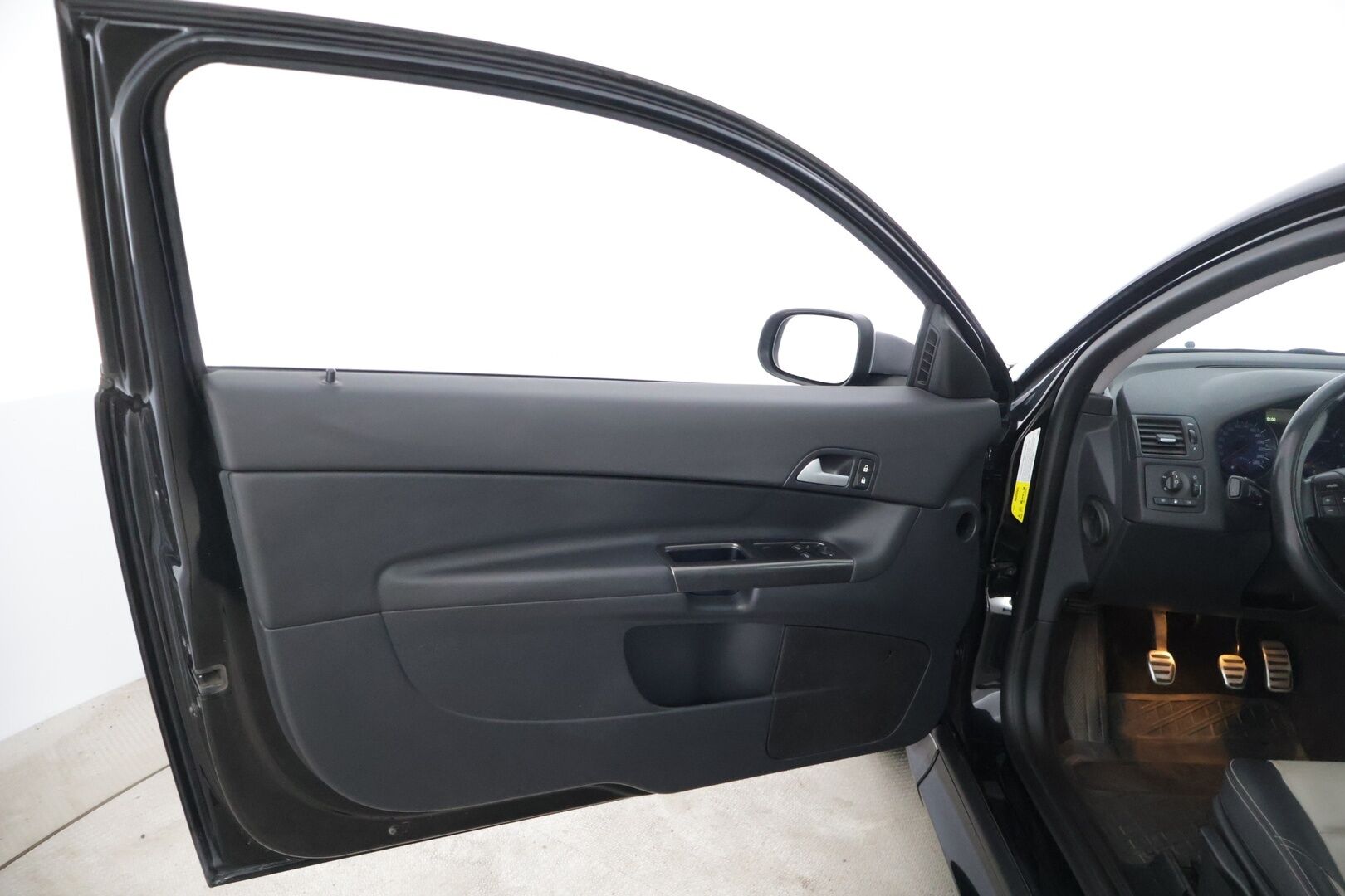 Volvo C30 2007 C30 Coupé (AD) 2ov 1790cm3 - MYYDÄÄN HUUTOKAUPAT.COM 