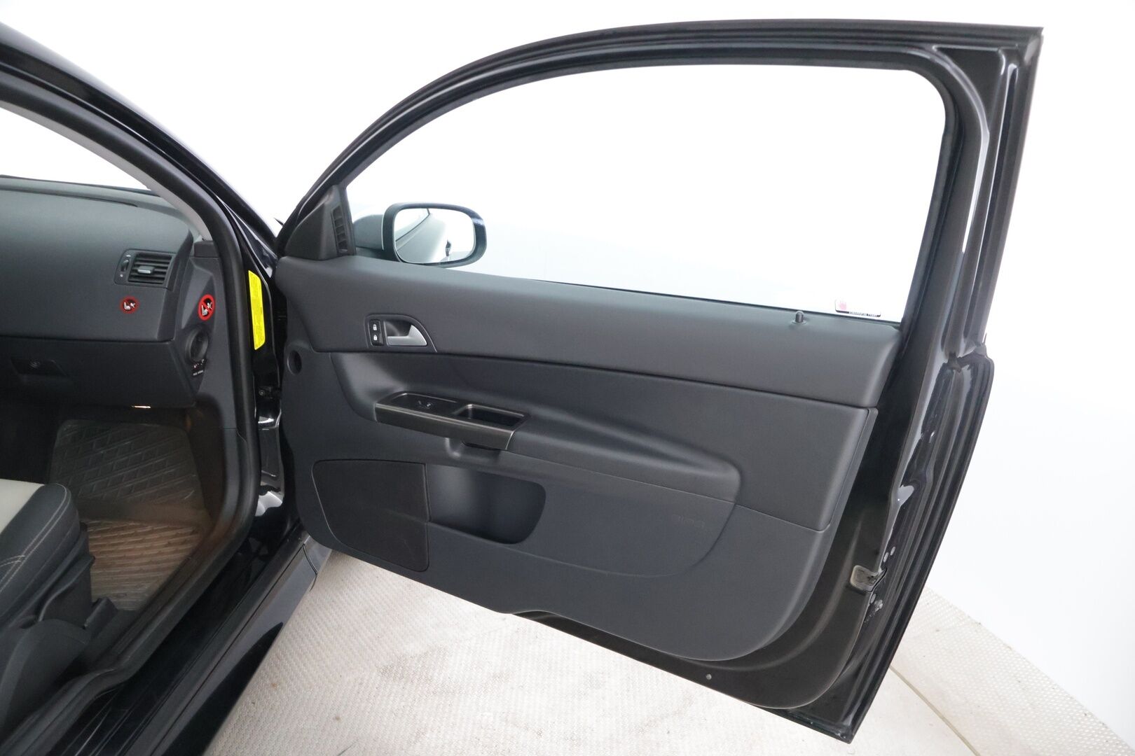Volvo C30 2007 C30 Coupé (AD) 2ov 1790cm3 - MYYDÄÄN HUUTOKAUPAT.COM 