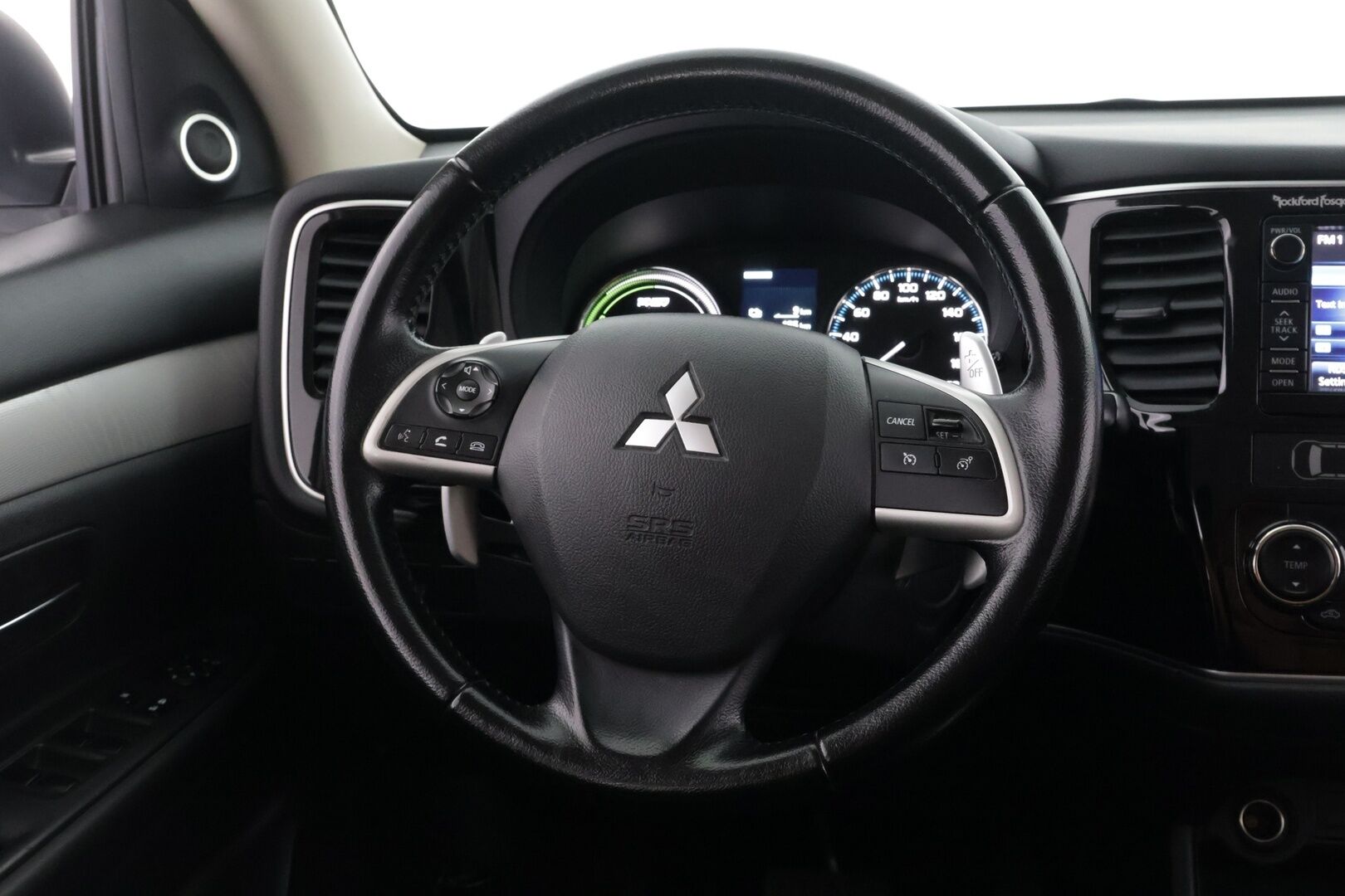 Mitsubishi Outlander PHEV 2014 Intense Plus 4WD 5P - Myydään  Huutokaupat.com - Tämä auto myydään huutokaupat.com -sivuston kautta: https://huutokaupat.com/kohde/6581732/mitsubishi-outlander-2014