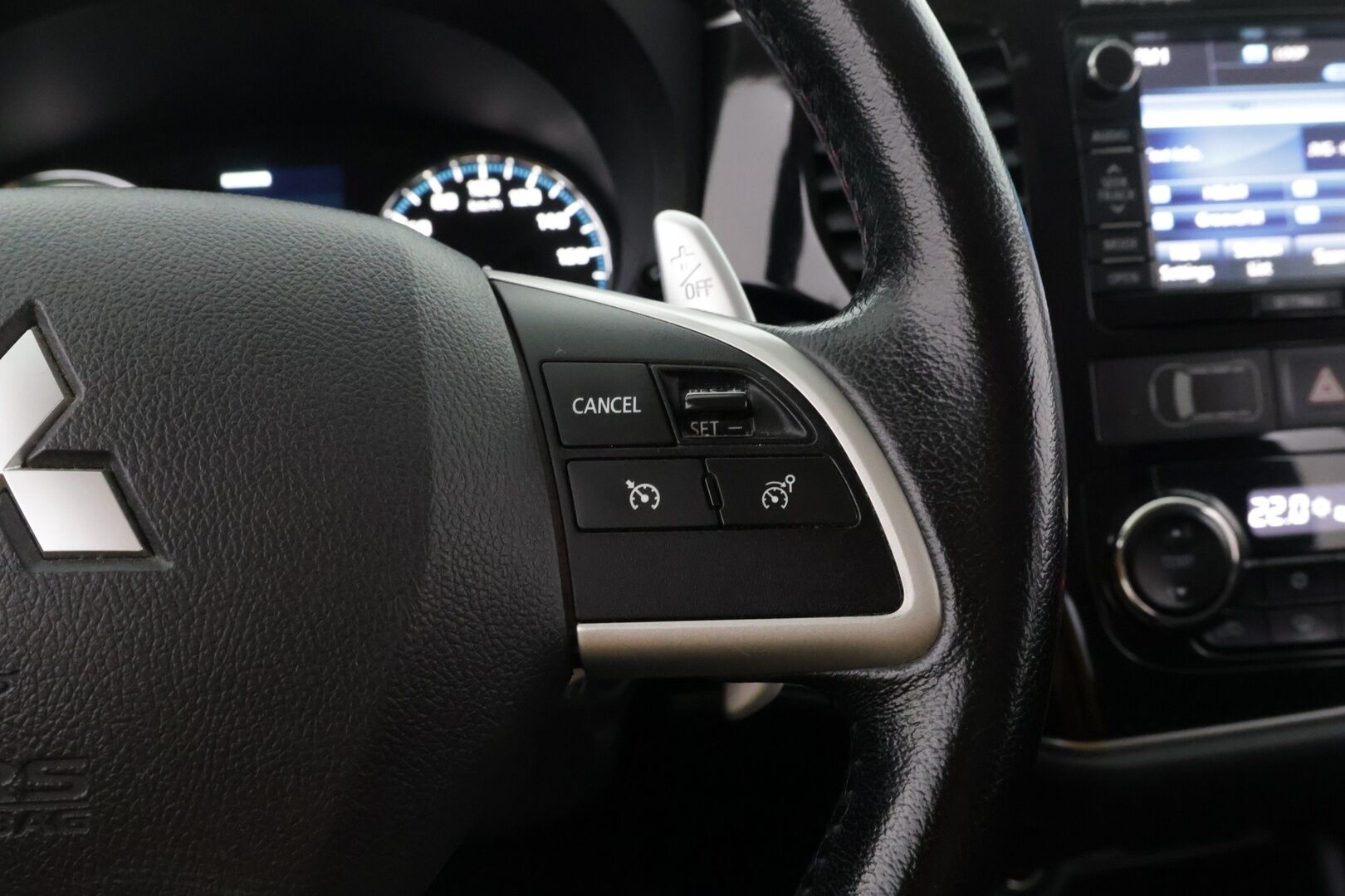 Mitsubishi Outlander PHEV 2014 Intense Plus 4WD 5P - Myydään  Huutokaupat.com - Tämä auto myydään huutokaupat.com -sivuston kautta: https://huutokaupat.com/kohde/6581732/mitsubishi-outlander-2014
