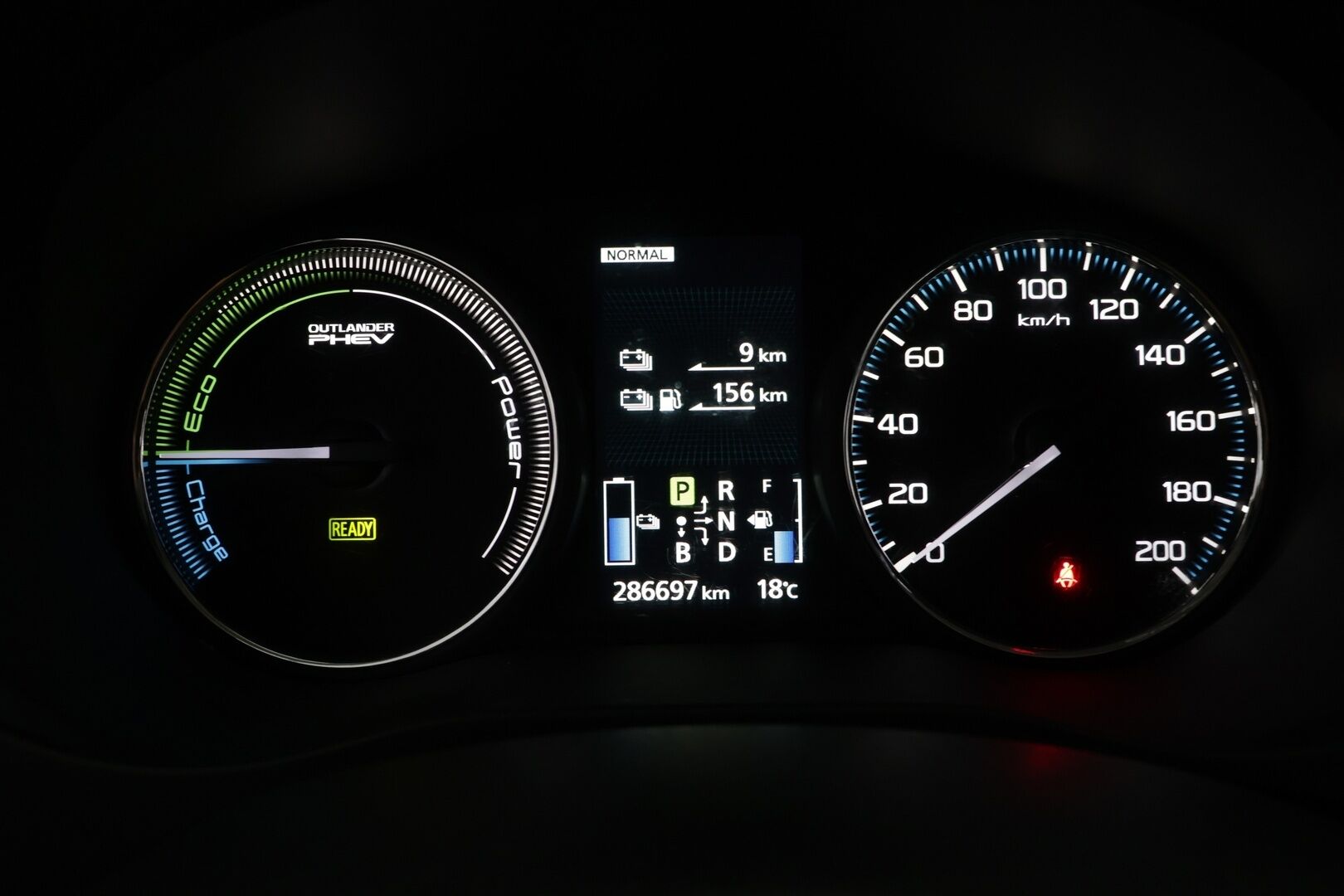 Mitsubishi Outlander PHEV 2014 Intense Plus 4WD 5P - Myydään  Huutokaupat.com - Tämä auto myydään huutokaupat.com -sivuston kautta: https://huutokaupat.com/kohde/6581732/mitsubishi-outlander-2014