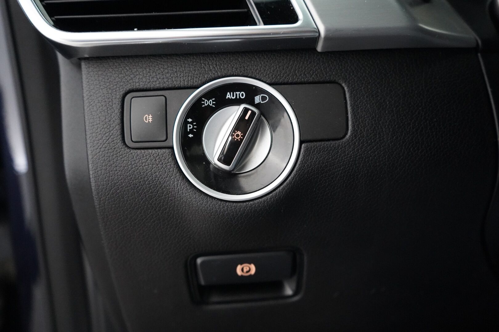 Mercedes-Benz GLE 2016 500 e 4Matic * Distronic + / Muistipenkit / Panorama / Harman&Kardon * - Panorama / Harman&Kardon / Muistipenkit / Koukku / Nahkasisusta - HULLUT AVAJAISHULINAT KORKOTARJOUS 3,29 %