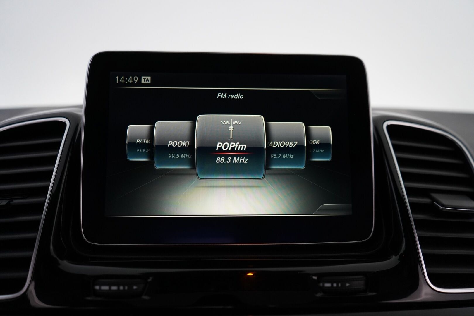 Mercedes-Benz GLE 2016 500 e 4Matic * Distronic + / Muistipenkit / Panorama / Harman&Kardon * - Panorama / Harman&Kardon / Muistipenkit / Koukku / Nahkasisusta - HULLUT AVAJAISHULINAT KORKOTARJOUS 3,29 %