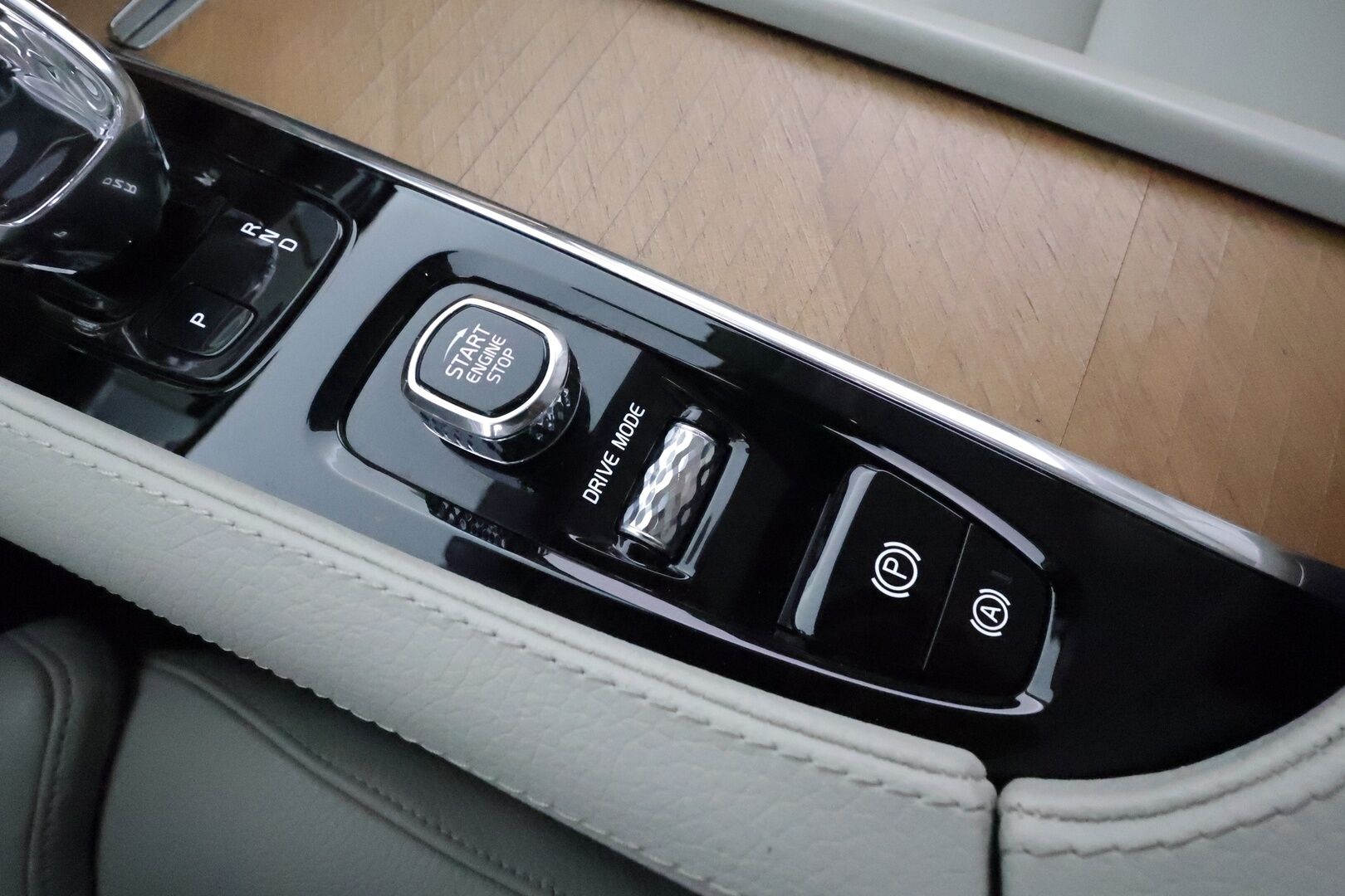 Volvo XC90 2021 T8 TwE AWD Inscription aut 7-P *ACC / Muistipenkit / Full LED / 360° / Vaaleat sporttinahat / Navi / BLIS / Koukku / Webasto* - 1.Om Suomi-auto / Jakohihna vaihdettu 9/25 / Merkkihuollettu - HULLU BLACKWEEK KORKOTARJOUS 2,49%