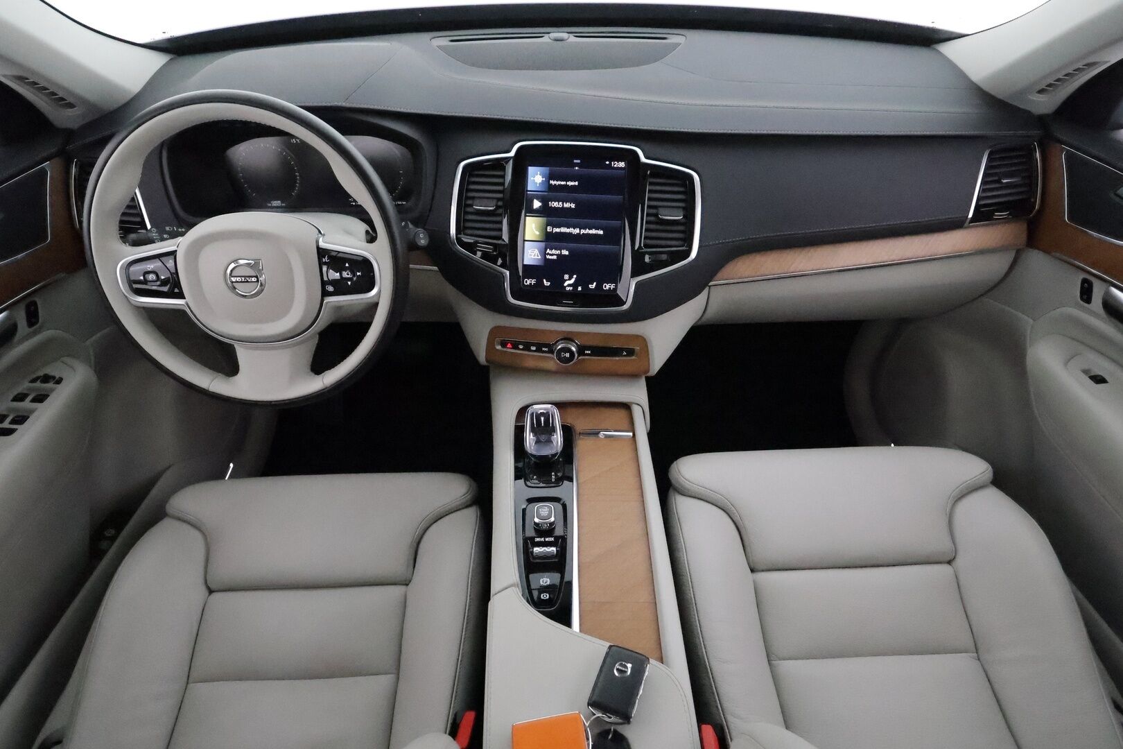 Volvo XC90 2021 T8 TwE AWD Inscription aut 7-P *ACC / Muistipenkit / Full LED / 360° / Vaaleat sporttinahat / Navi / BLIS / Koukku / Webasto* - 1.Om Suomi-auto / Jakohihna vaihdettu 9/25 / Merkkihuollettu - HULLU BLACKWEEK KORKOTARJOUS 2,49%