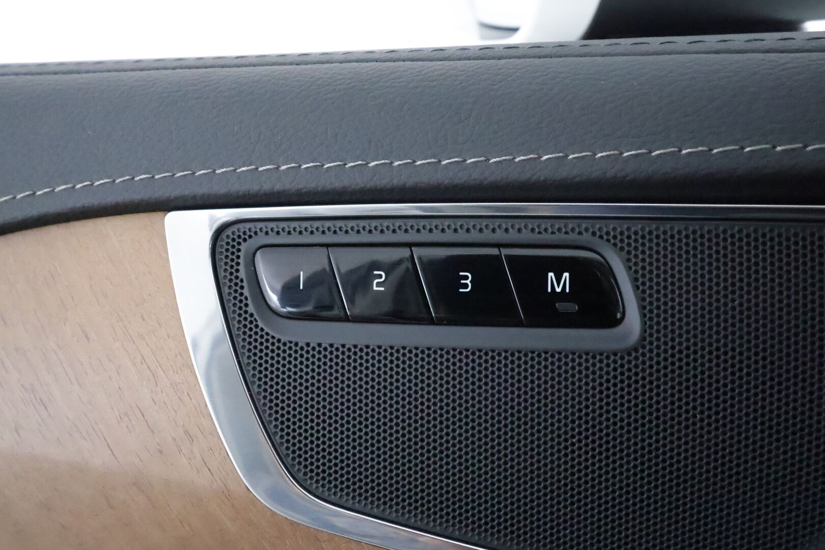 Volvo XC90 2021 T8 TwE AWD Inscription aut 7-P *ACC / Muistipenkit / Full LED / 360° / Vaaleat sporttinahat / Navi / BLIS / Koukku / Webasto* - 1.Om Suomi-auto / Jakohihna vaihdettu 9/25 / Merkkihuollettu - HULLU BLACKWEEK KORKOTARJOUS 2,49%