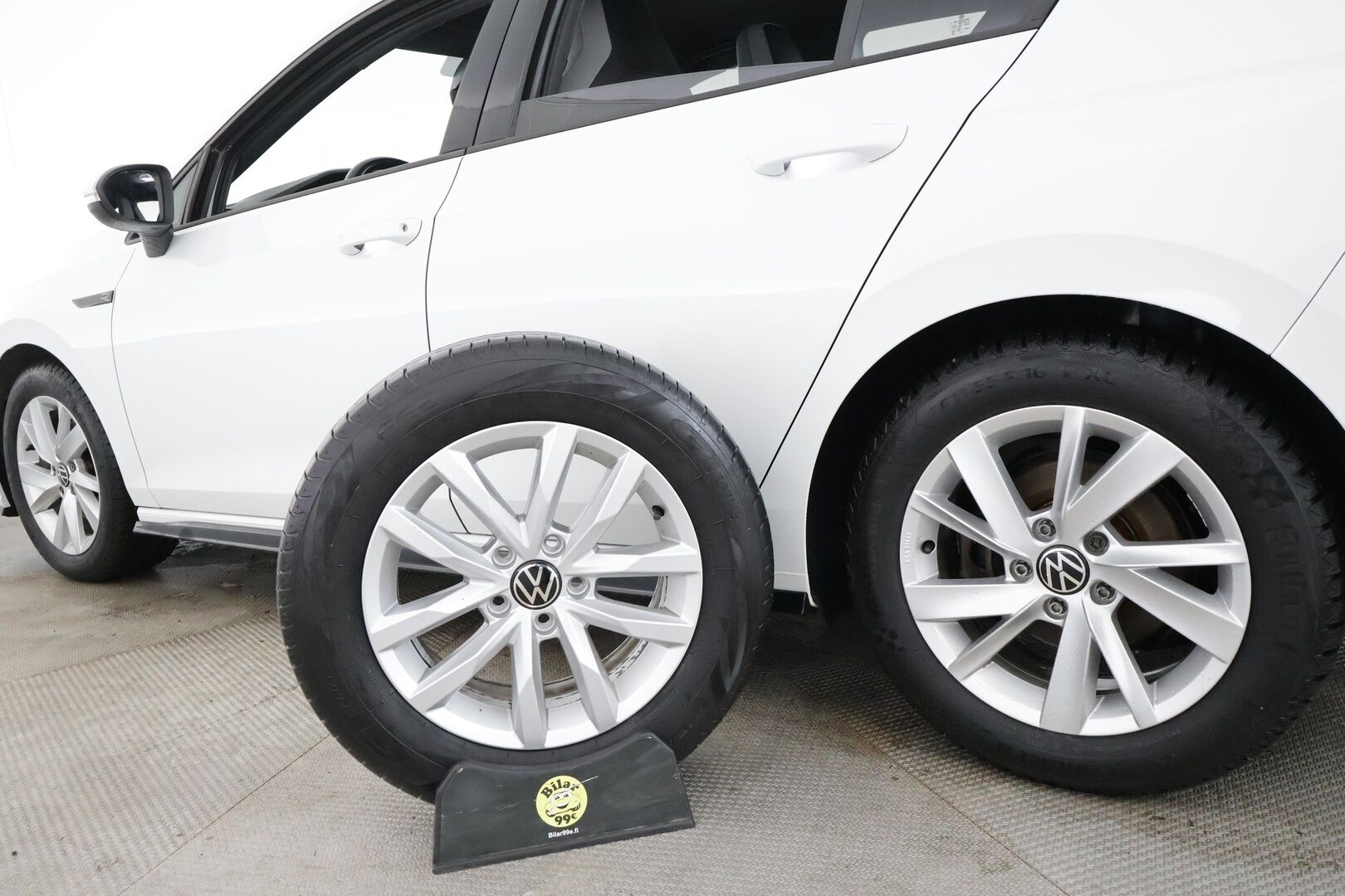 Volkswagen Golf 2021 First Edition R-Line 1,5 eTSI 110 kW (MHEV) DSG-automaatti * Webasto / Adapt.Vakkari / LED / Apple&Android / Keyless - 1.Om Suomi-auto / Kahdet Renkaat