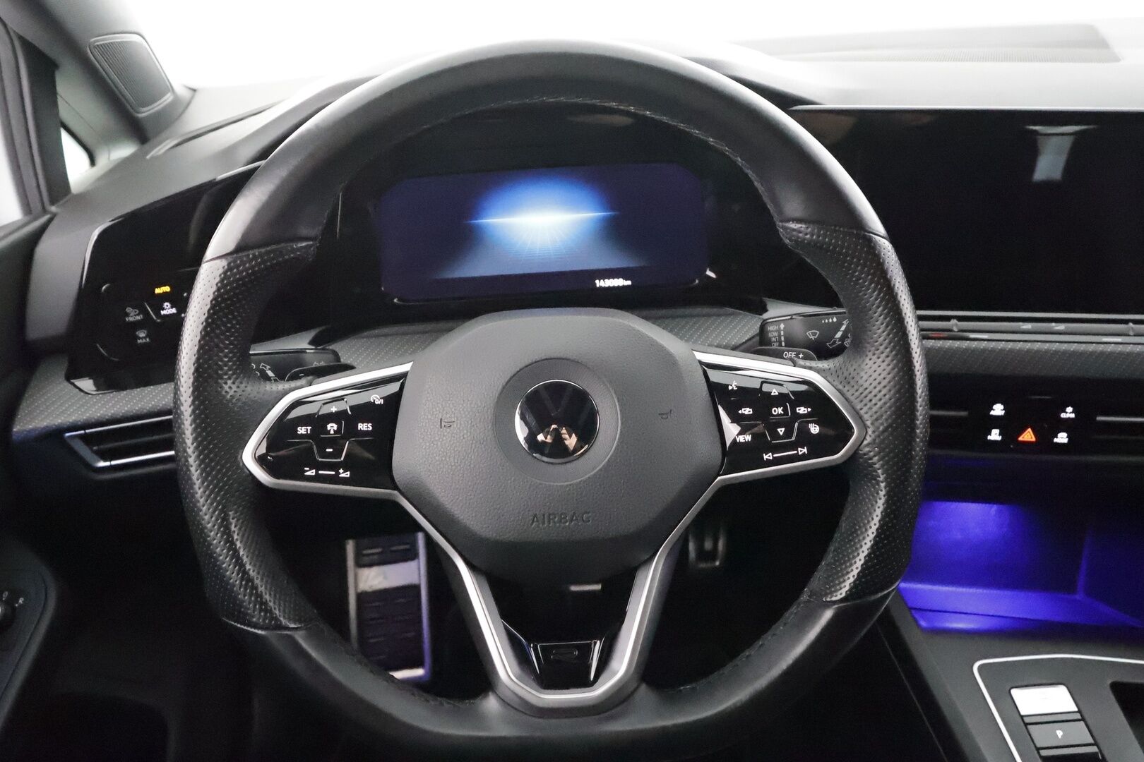 Volkswagen Golf 2021 First Edition R-Line 1,5 eTSI 110 kW (MHEV) DSG-automaatti * Webasto / Adapt.Vakkari / LED / Apple&Android / Keyless - 1.Om Suomi-auto / Kahdet Renkaat