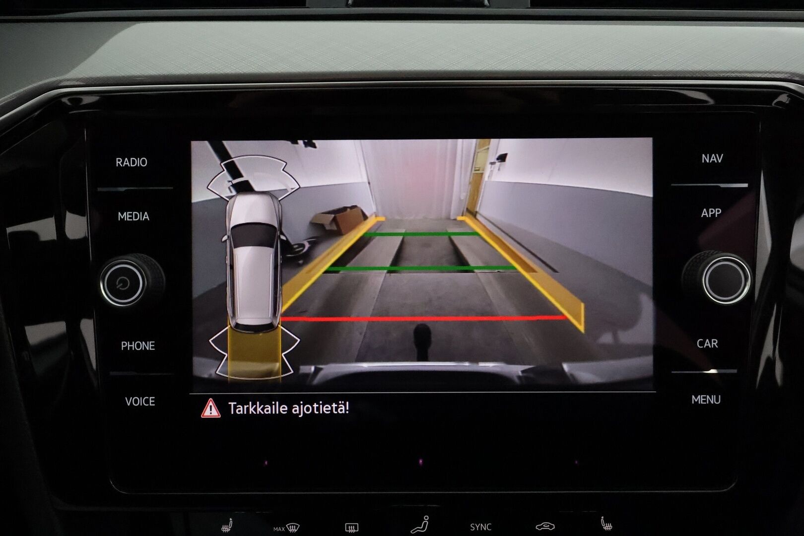 Volkswagen Passat 2021 Variant GTE Business Plug-In Hybrid 160 kW DSG *ACC / P.kamera / Webasto / IQ.Light / Koukku / Navi* - Suomi-auto / Akku kuntotarkastettu! / Kahdet renkaat aluvanteilla