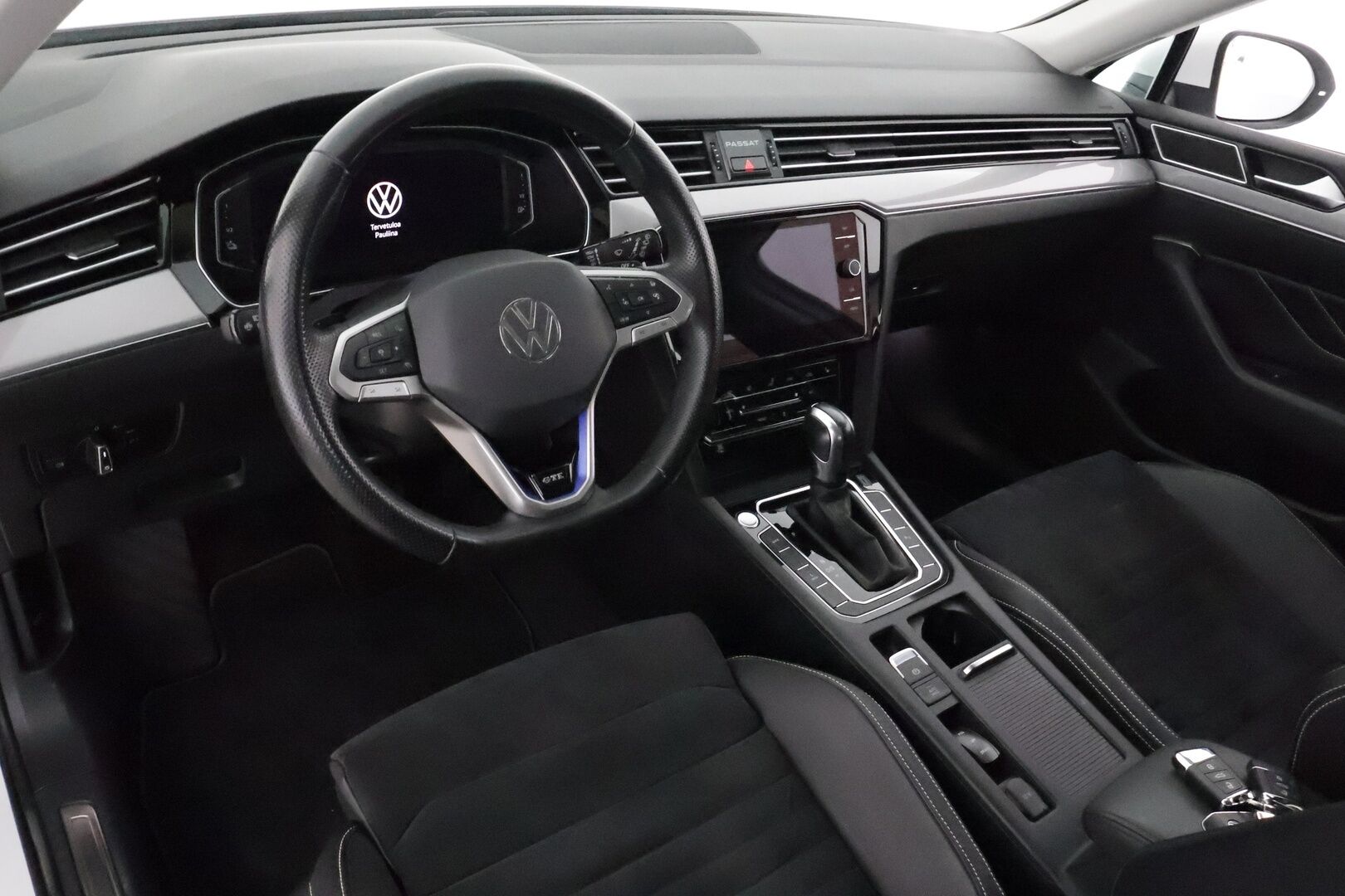 Volkswagen Passat 2021 Variant GTE Business Plug-In Hybrid 160 kW DSG *ACC / P.kamera / Webasto / IQ.Light / Koukku / Navi* - Suomi-auto / Akku kuntotarkastettu! / Kahdet renkaat aluvanteilla