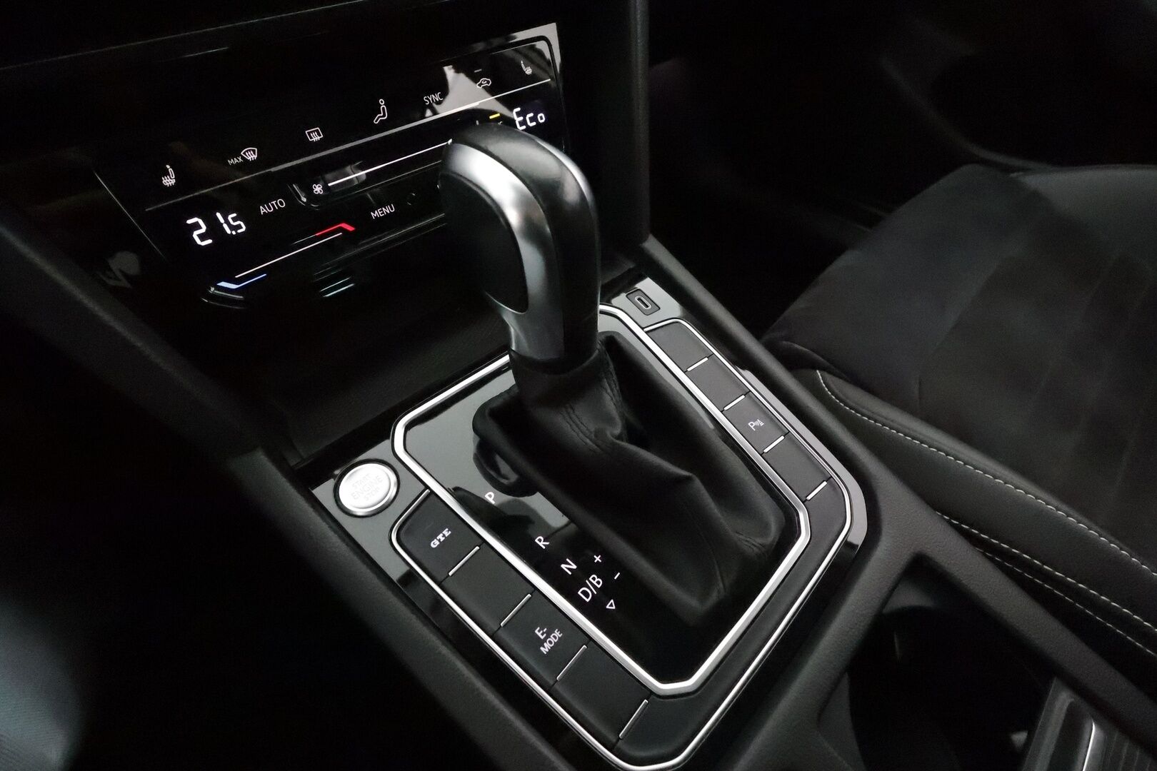 Volkswagen Passat 2021 Variant GTE Business Plug-In Hybrid 160 kW DSG *ACC / P.kamera / Webasto / IQ.Light / Koukku / Navi* - Suomi-auto / Akku kuntotarkastettu! / Kahdet renkaat aluvanteilla