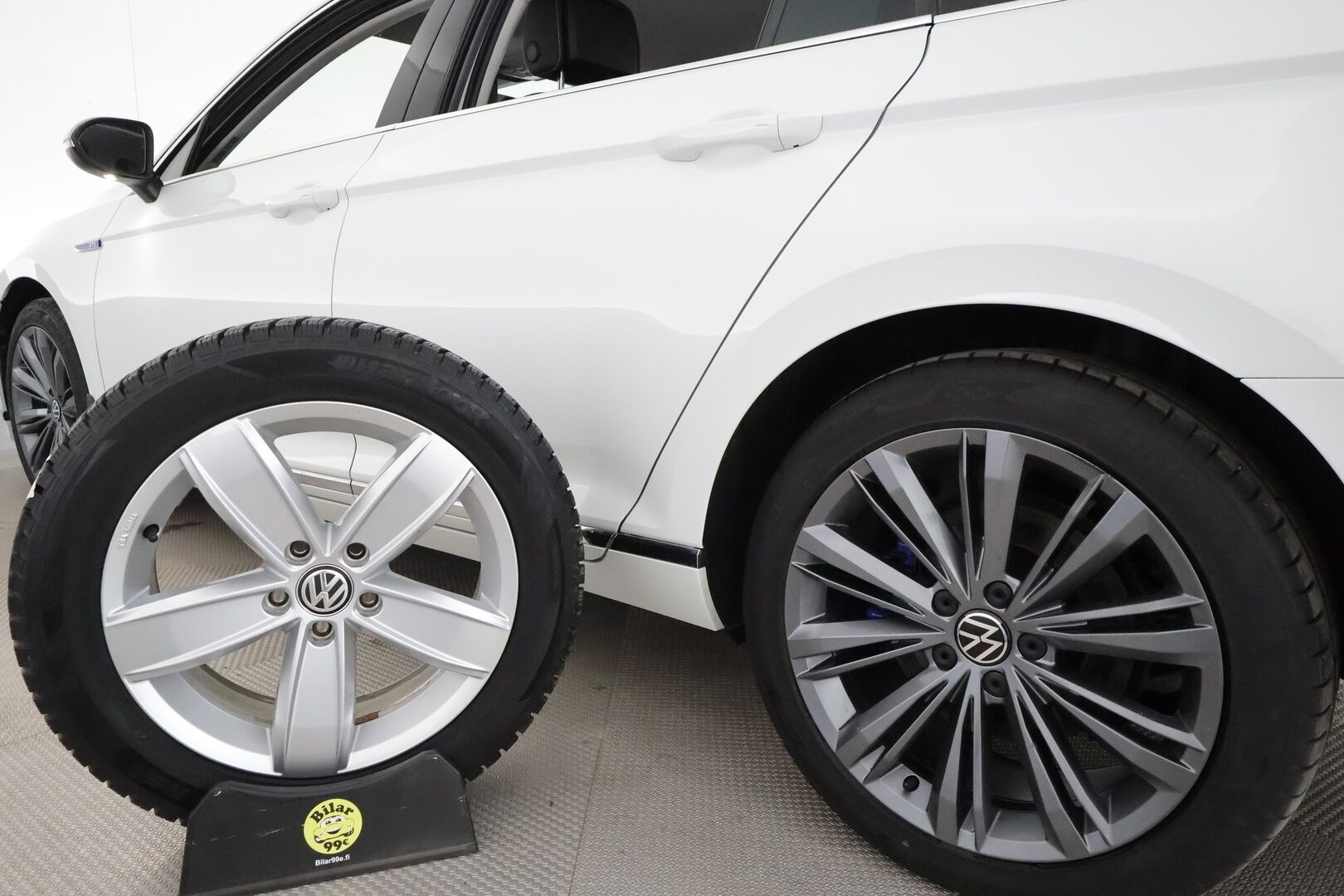 Volkswagen Passat 2021 Variant GTE Business Plug-In Hybrid 160 kW DSG *ACC / P.kamera / Webasto / IQ.Light / Koukku / Navi* - Suomi-auto / Akku kuntotarkastettu! / Kahdet renkaat aluvanteilla