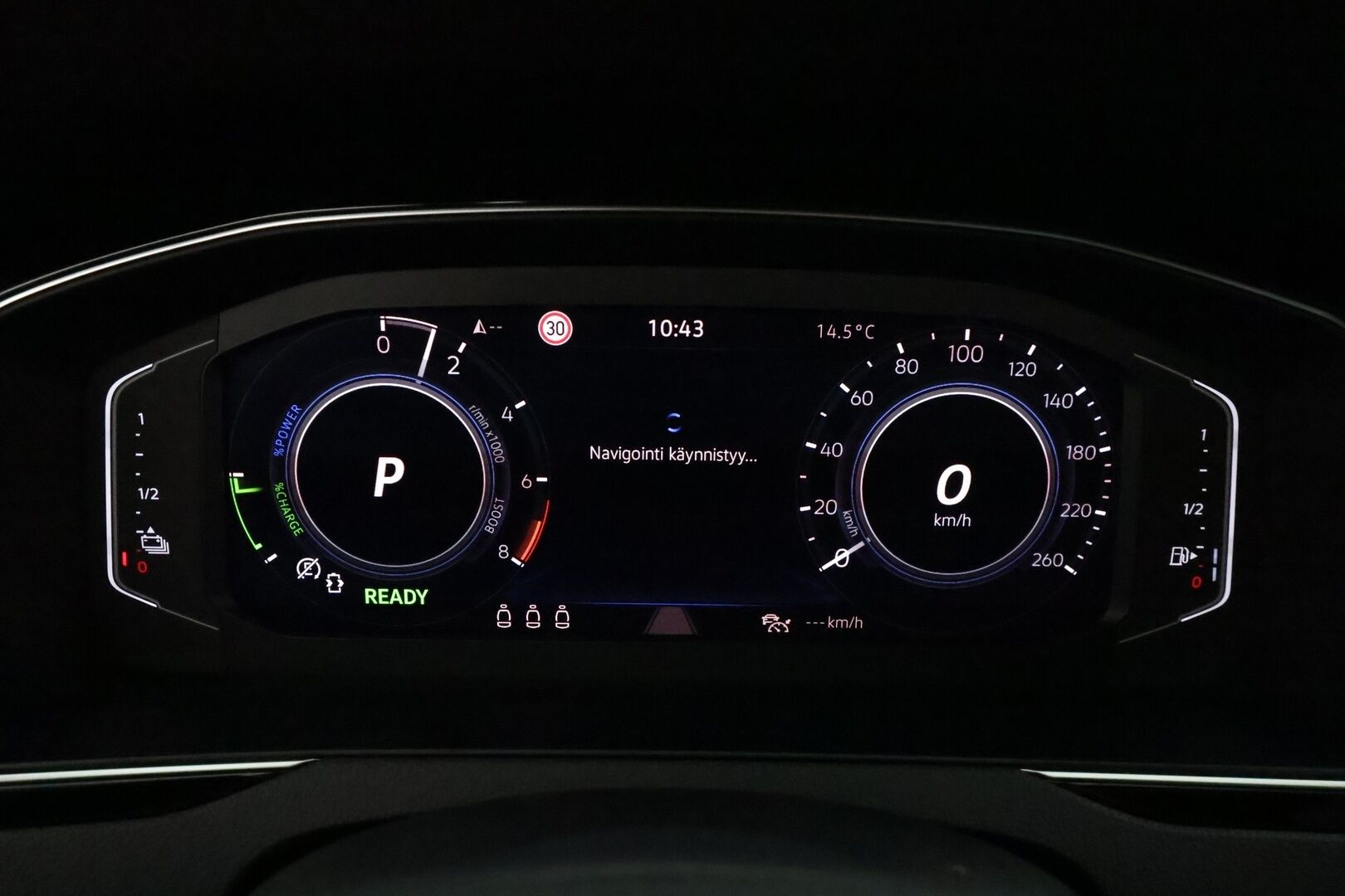 Volkswagen Passat 2021 Variant GTE Business Plug-In Hybrid 160 kW DSG *ACC / P.kamera / Webasto / IQ.Light / Koukku / Navi* - Suomi-auto / Akku kuntotarkastettu! / Kahdet renkaat aluvanteilla