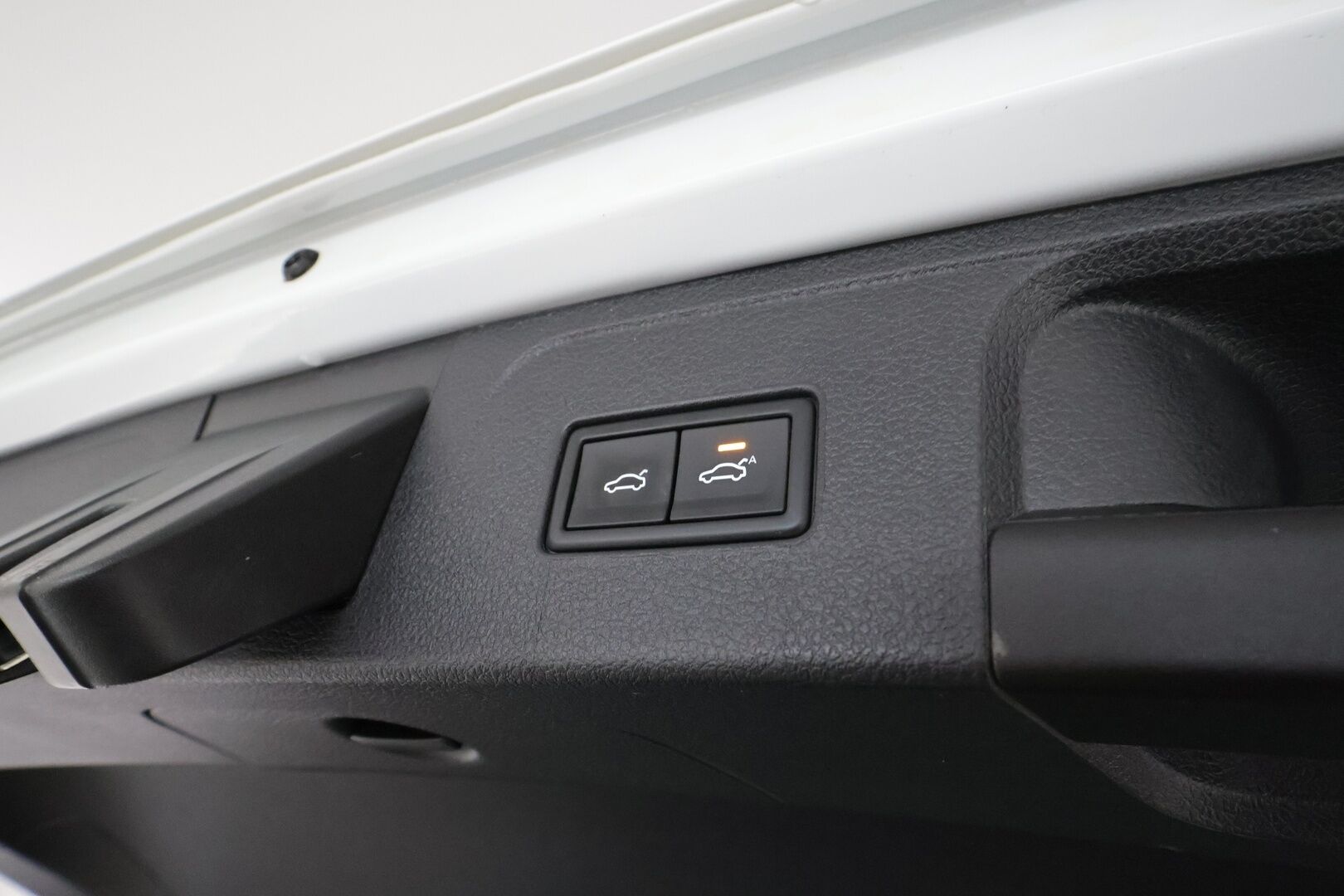 Volkswagen Passat 2021 Variant GTE Business Plug-In Hybrid 160 kW DSG *ACC / P.kamera / Webasto / IQ.Light / Koukku / Navi* - Suomi-auto / Akku kuntotarkastettu! / Kahdet renkaat aluvanteilla