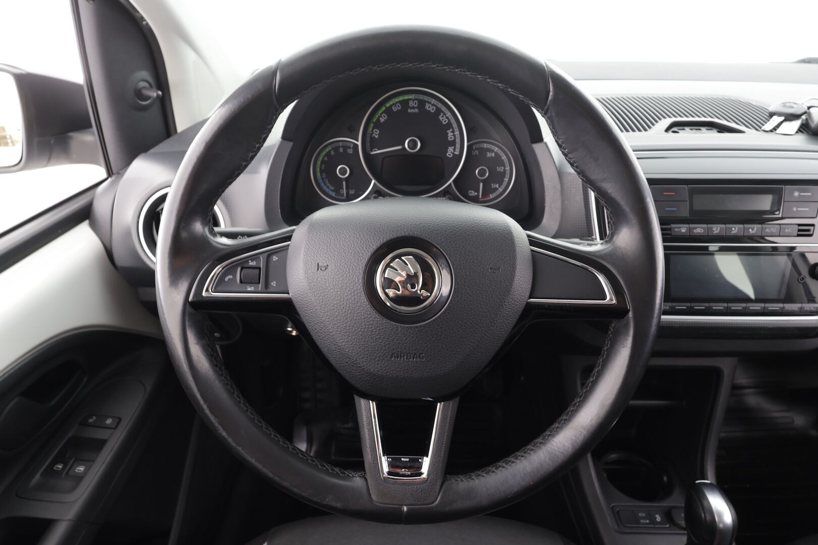 Skoda Citigo 2021 61 kW Ambition iV * Suomi-auto / P.Tutka / Bluetooth / Isofix / Penkinlämmittimet / Kahdet renkaat * - Akku kuntotarkastettu SoH 92,7% / Merkkihuollot