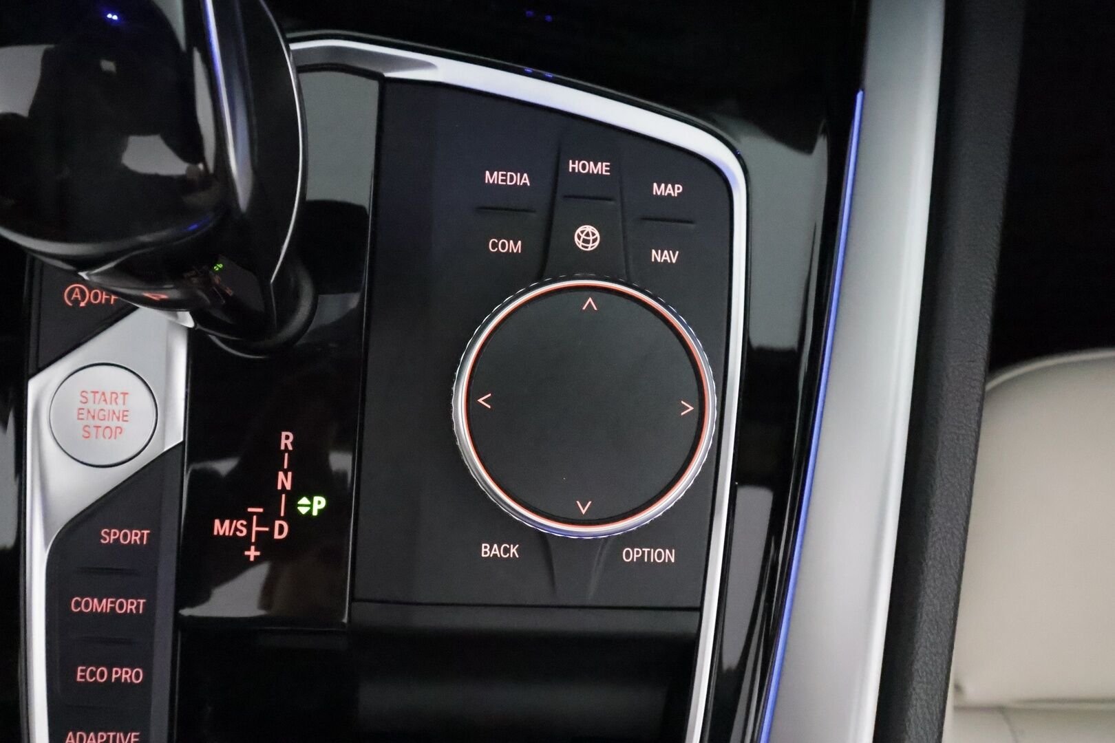 BMW Z4 2019 G29 Roadster M40i **HUD / H&K / Adapt.vakkari / Vaaleat nahkapenkit / P.kamera / Comfort access - 2,99 % KORKOTARJOUS TÄHÄN AUTOON - 