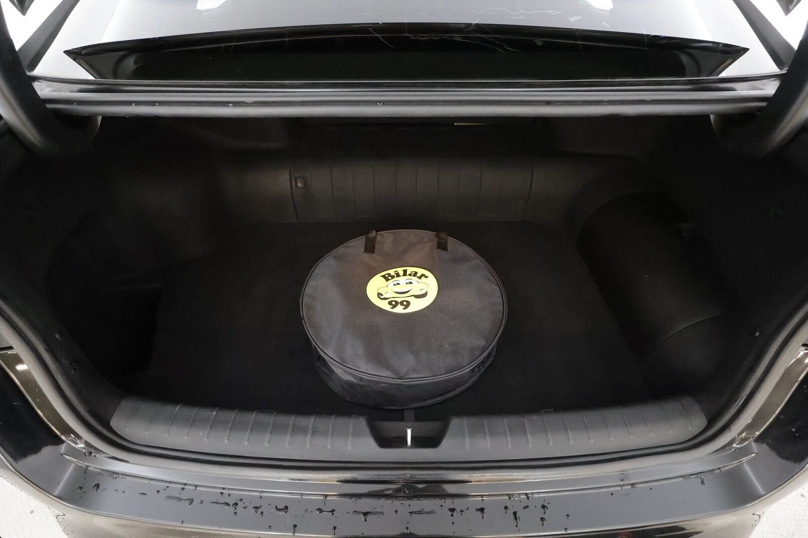 Kia Optima 2017 2,0 GDI PHEV Business Luxury A/T * ACC / P.kamera / LED / Navi / Muistipenkki / H&K / Ilmastoidut nahat / KeylessGo / Panorama * - Kahdet renkaat aluvanteilla / Juuri huollettu - HULLU BLACKWEEK KORKOTARJOUS 2,49%