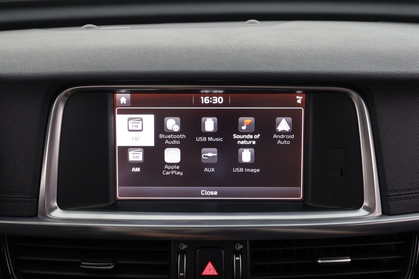 Kia Optima 2017 2,0 GDI PHEV Business Luxury A/T * ACC / P.kamera / LED / Navi / Muistipenkki / H&K / Ilmastoidut nahat / KeylessGo / Panorama * - Kahdet renkaat aluvanteilla / Juuri huollettu - HULLU BLACKWEEK KORKOTARJOUS 2,49%