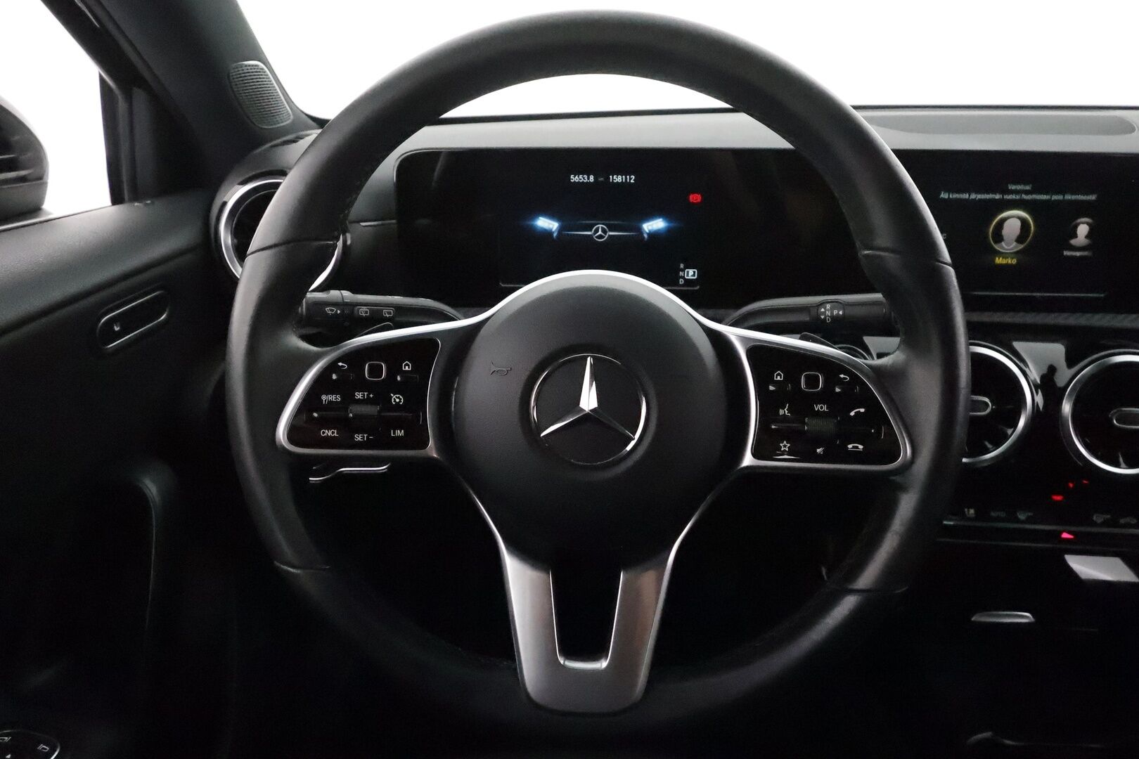 Mercedes-Benz A 2021 180 A Business Style * Peruutuskamera / Koukku / LED High Performance / Digimittari / Sporttipenkit - 1Om Suomiauto / 2x Renkaat / ALV