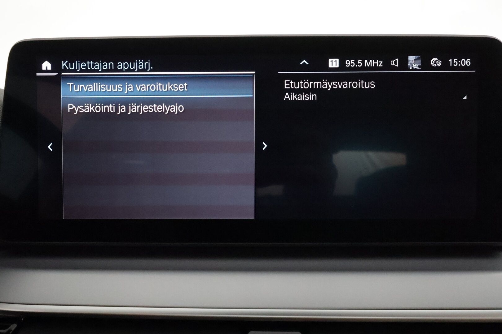 BMW 530 2021 G30 Sedan 530e xDrive A Charged Edition **Koukku / LED-valot / P.kamera / Sporttinahat Muistilla / Navi** - 1-om Suomi-auto / 2x Latauskaapelit / Kahdet Renkaat / Merkkihuollettu!