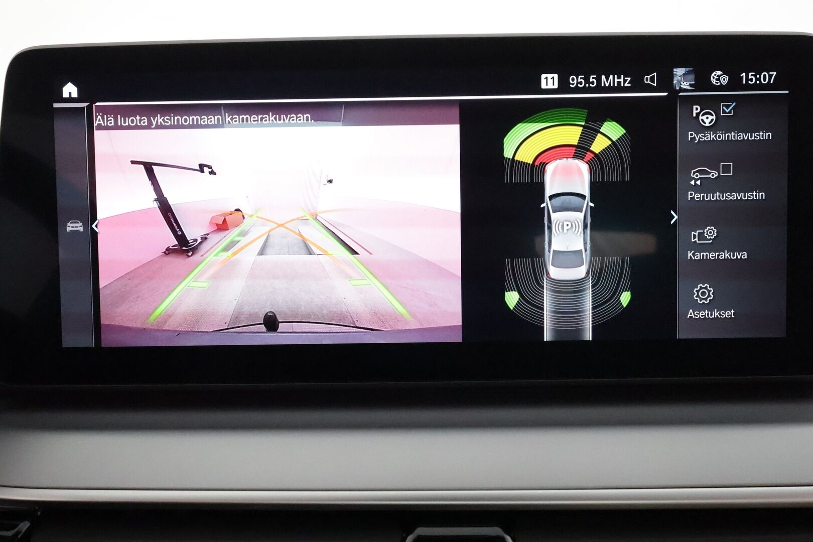 BMW 530 2021 G30 Sedan 530e xDrive A Charged Edition **Koukku / LED-valot / P.kamera / Sporttinahat Muistilla / Navi** - 1-om Suomi-auto / 2x Latauskaapelit / Kahdet Renkaat / Merkkihuollettu! - HULLU BLACKWEEK KORKOTARJOUS 2,49%