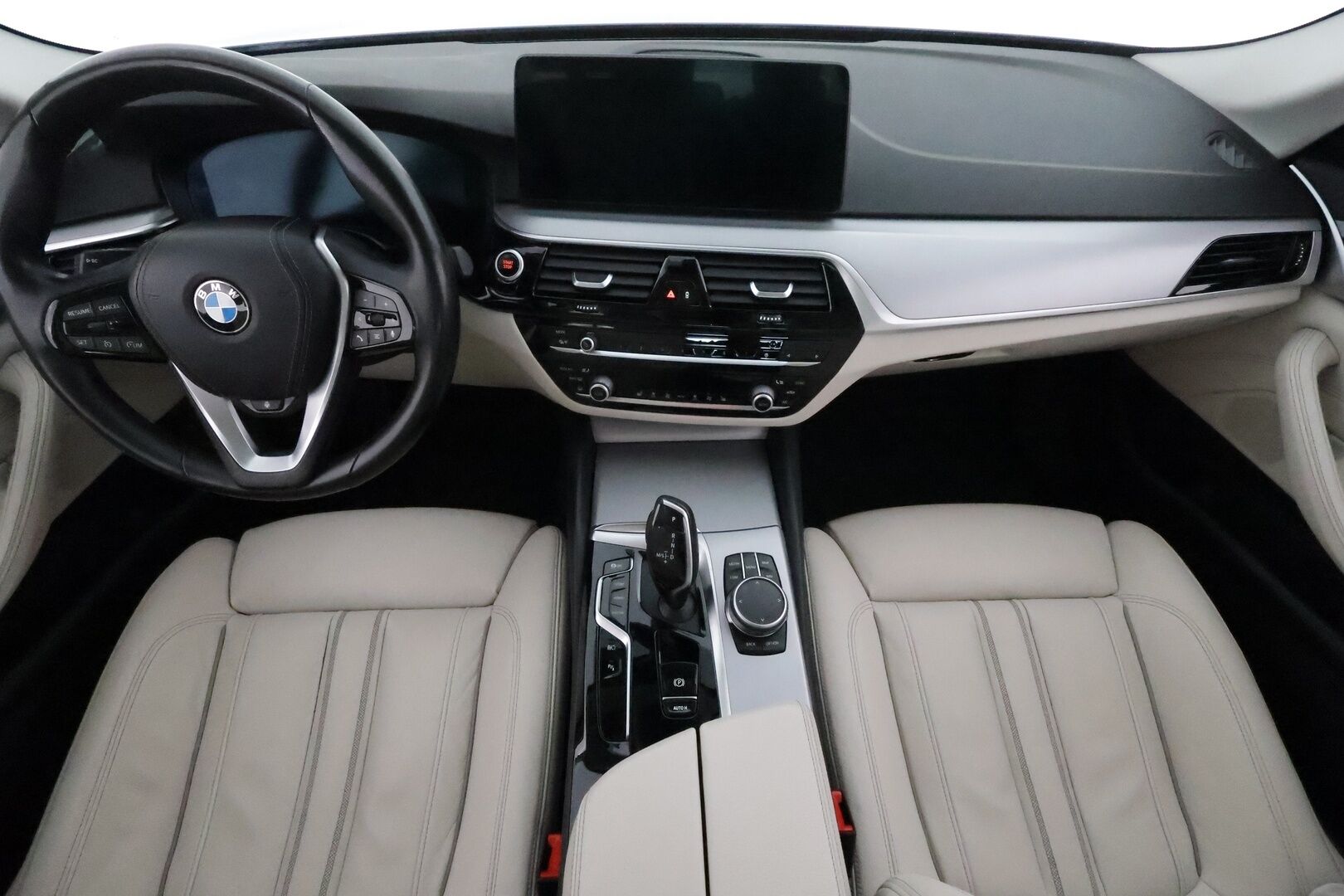 BMW 530 2021 G30 Sedan 530e xDrive A Charged Edition **Koukku / LED-valot / P.kamera / Sporttinahat Muistilla / Navi** - 1-om Suomi-auto / 2x Latauskaapelit / Kahdet Renkaat / Merkkihuollettu! - HULLU BLACKWEEK KORKOTARJOUS 2,49%