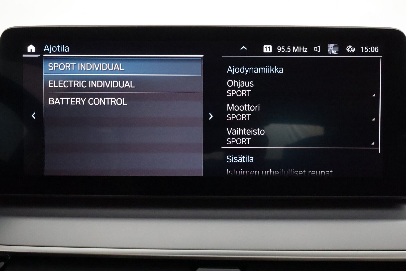 BMW 530 2021 G30 Sedan 530e xDrive A Charged Edition **Koukku / LED-valot / P.kamera / Sporttinahat Muistilla / Navi** - 1-om Suomi-auto / 2x Latauskaapelit / Kahdet Renkaat / Merkkihuollettu! - HULLU BLACKWEEK KORKOTARJOUS 2,49%