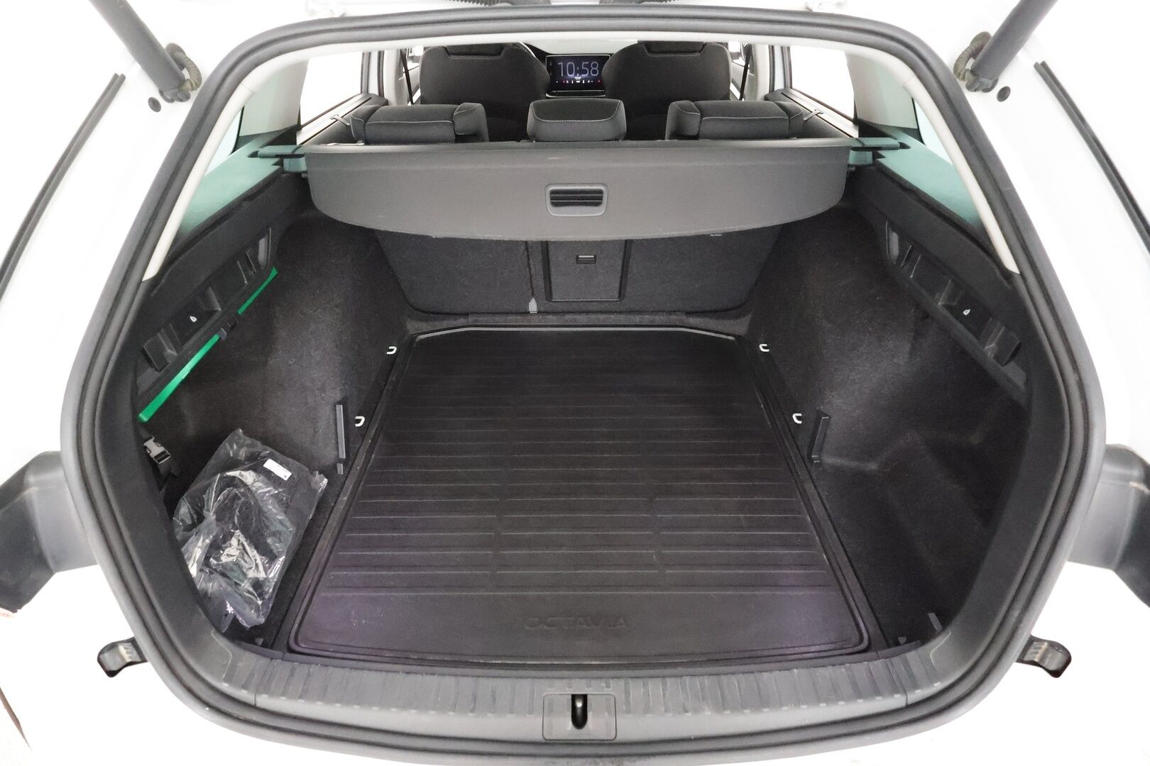 Skoda Octavia 2021 Combi 1,5 TSI Style Launch Edition - | ACC | Webasto | Matrix-LED | HUD | Canton | P.Kamera | Ratinlämmitys | Keyless | Apple&Android | Suomi-auto | Kahdet Renkaat |
