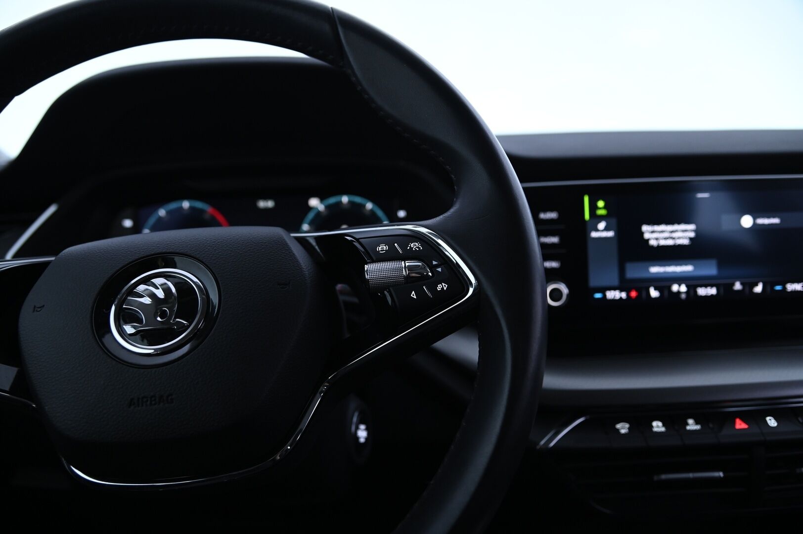 Skoda Octavia 2021 Combi 2,0 TDI 150 Ambition Launch Edition DSG Aut. *Webasto / Digimittaristo / Tutkat / LED / Koukku* - Tilava perhefarkku / Uusi korinen / Koukullinen suomi-auto