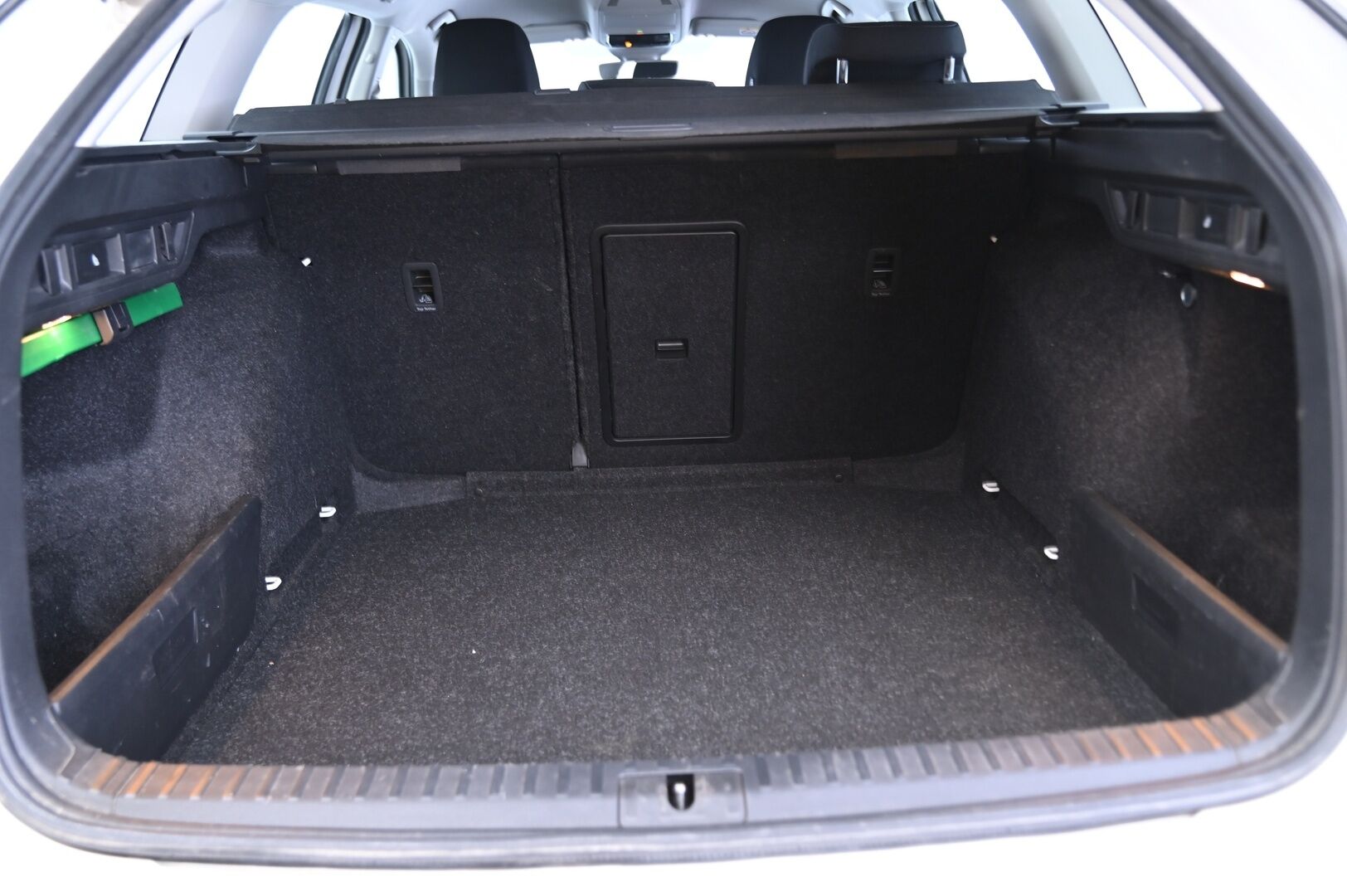 Skoda Octavia 2021 Combi 2,0 TDI 150 Ambition Launch Edition DSG Aut. *Webasto / Digimittaristo / Tutkat / LED / Koukku* - Tilava perhefarkku / Uusi korinen / Koukullinen suomi-auto