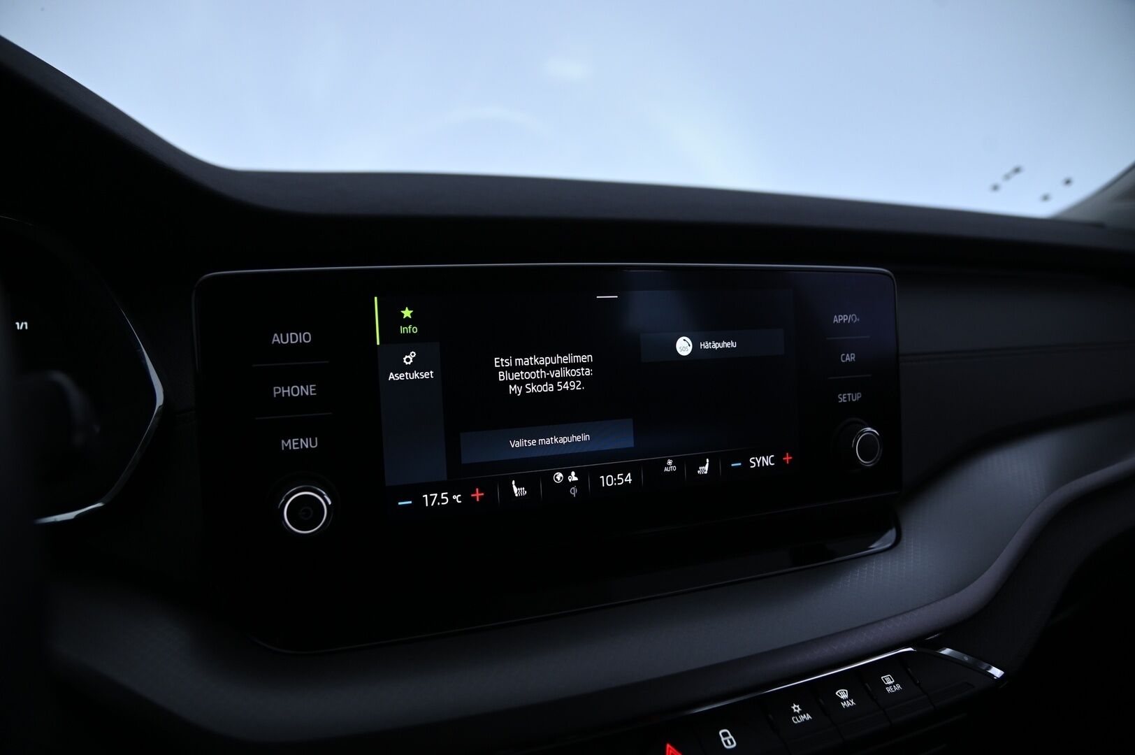 Skoda Octavia 2021 Combi 2,0 TDI 150 Ambition Launch Edition DSG Aut. *Webasto / Digimittaristo / Tutkat / LED / Koukku* - Tilava perhefarkku / Uusi korinen / Koukullinen suomi-auto