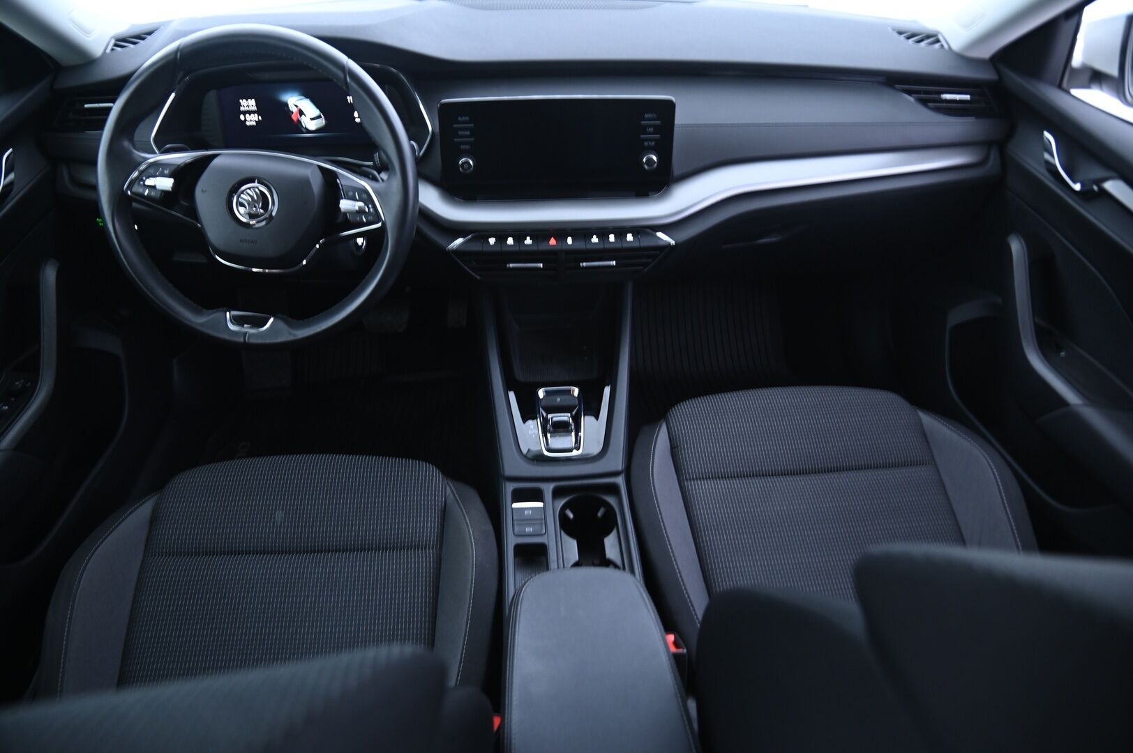 Skoda Octavia 2021 Combi 2,0 TDI 150 Ambition Launch Edition DSG Aut. *Webasto / Digimittaristo / Tutkat / LED / Koukku* - Tilava perhefarkku / Uusi korinen / Koukullinen suomi-auto