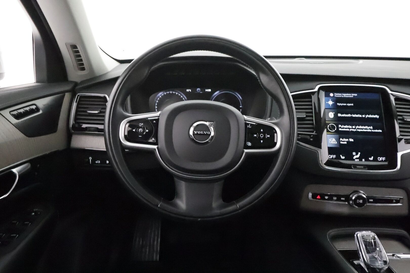 Volvo XC90 2021 T8 TwE AWD Inscription ** Panorama / Webasto / Koukku / 360°Kamera / Ilma-alusta / Ilmastoidut Sporttinahat Muistilla ** - 3,99 % KORKOTARJOUS TÄHÄN AUTOON - Suomi-auto / Merkkihuollettu / 2x Renkaat / Akku Kuntotarkistettu!