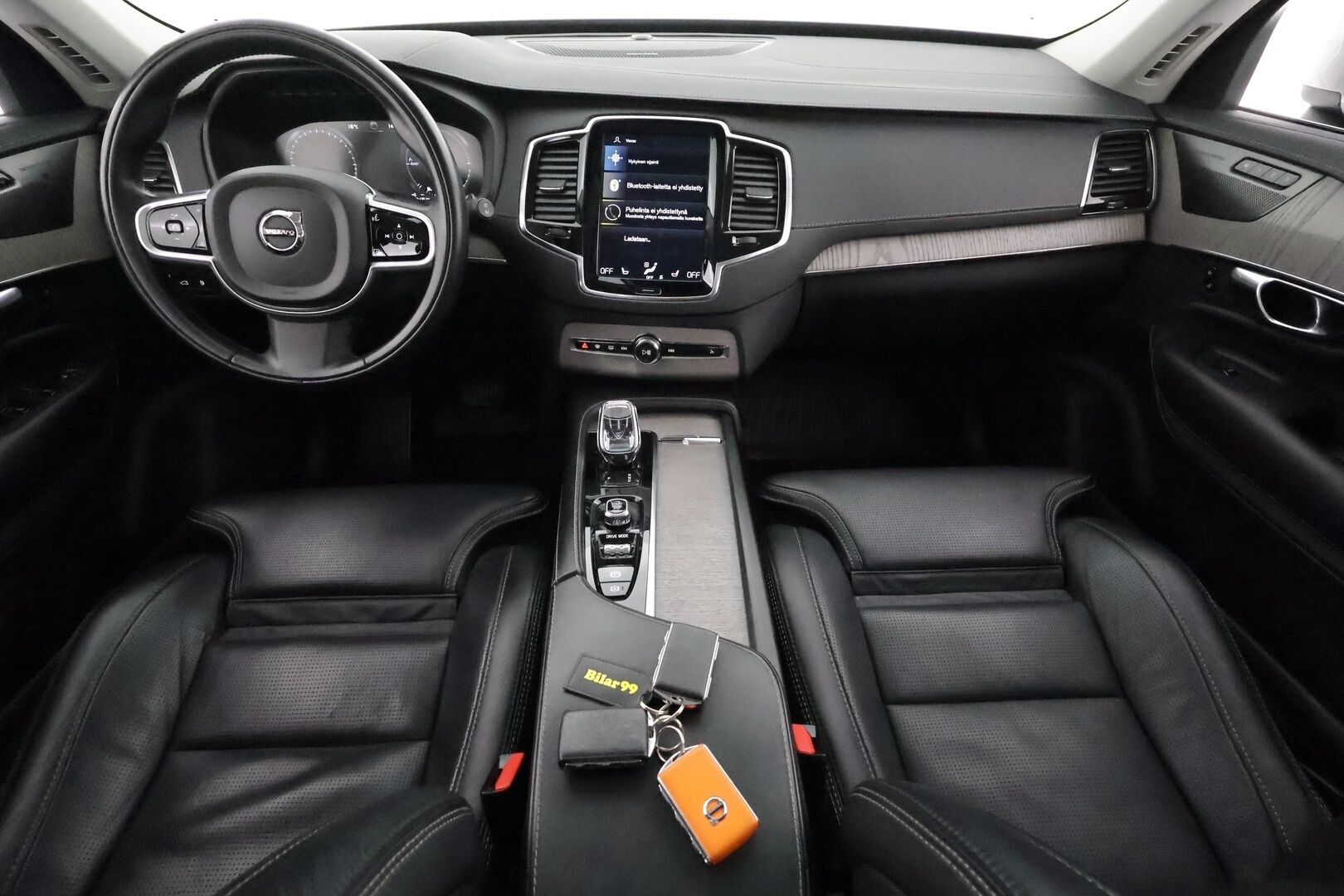 Volvo XC90 2021 T8 TwE AWD Inscription ** Panorama / Webasto / Koukku / 360°Kamera / Ilma-alusta / Ilmastoidut Sporttinahat Muistilla ** - 3,99 % KORKOTARJOUS TÄHÄN AUTOON - Suomi-auto / Merkkihuollettu / 2x Renkaat / Akku Kuntotarkistettu!