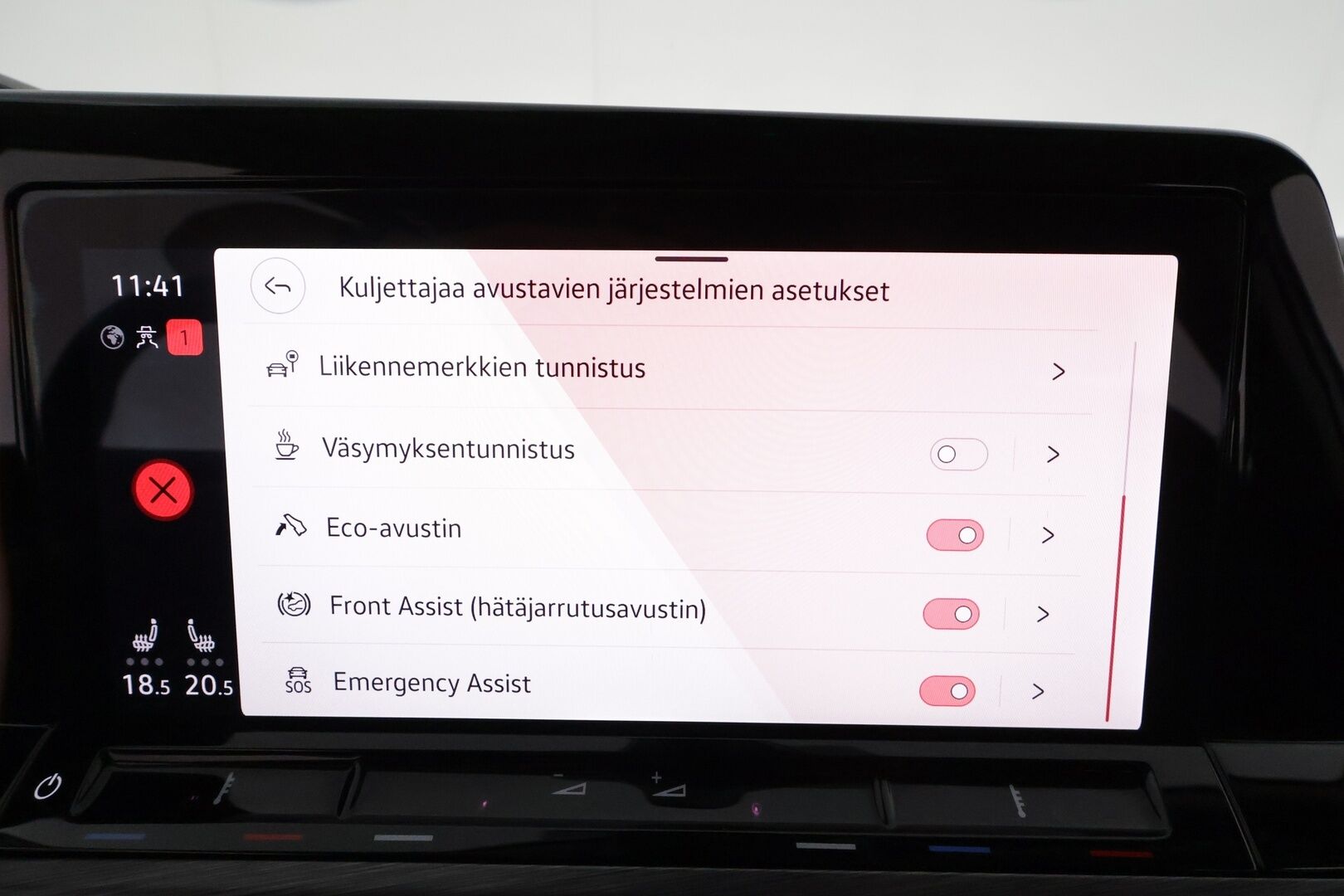 Volkswagen Golf 2021 First Edition Style 1,5 eTSI 110kW (MHEV) DSG *ACC / Matrix-LED / Hierova Sportistuin Muistilla / Webasto* - KATSO MIHIN HINTAAN! / Suomi-auto / Juuri huollettu! / Kahdet renkaat alumiinivanteilla / Style-Line