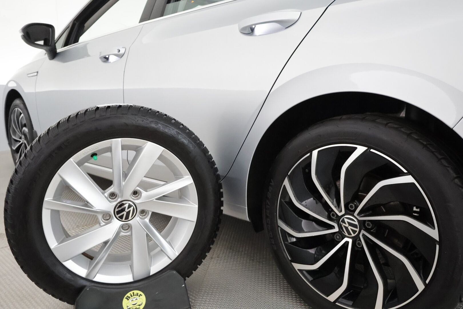 Volkswagen Golf 2021 First Edition Style 1,5 eTSI 110kW (MHEV) DSG *ACC / Matrix-LED / Hierova Sportistuin Muistilla / Webasto* - Suomi-auto / Kahdet renkaat alumiinivanteilla / Style-Line