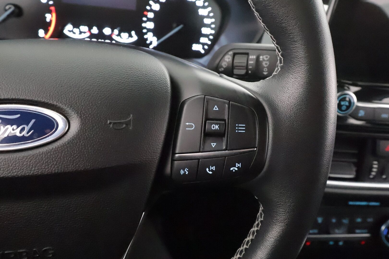 Ford Fiesta 2021 1,0 EcoBoost 125hv A7 Active * Sisätilanlämmitin / ACC / LED / P.Kamera / Kaistavahti * - 1-om Suomi-auto / Kahdet renkaat 