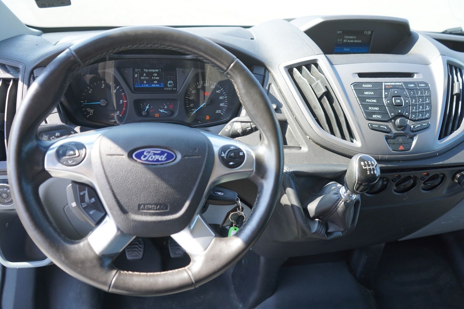 Ford Transit 2019 Umpikorinen (BB) 4ov *Webasto / Vakkari / Kamera / Tutkat - 1.Om / Alv 25,5% / Kahdet vanteet / Myydään tuulilasi juuri vaihdettuna!