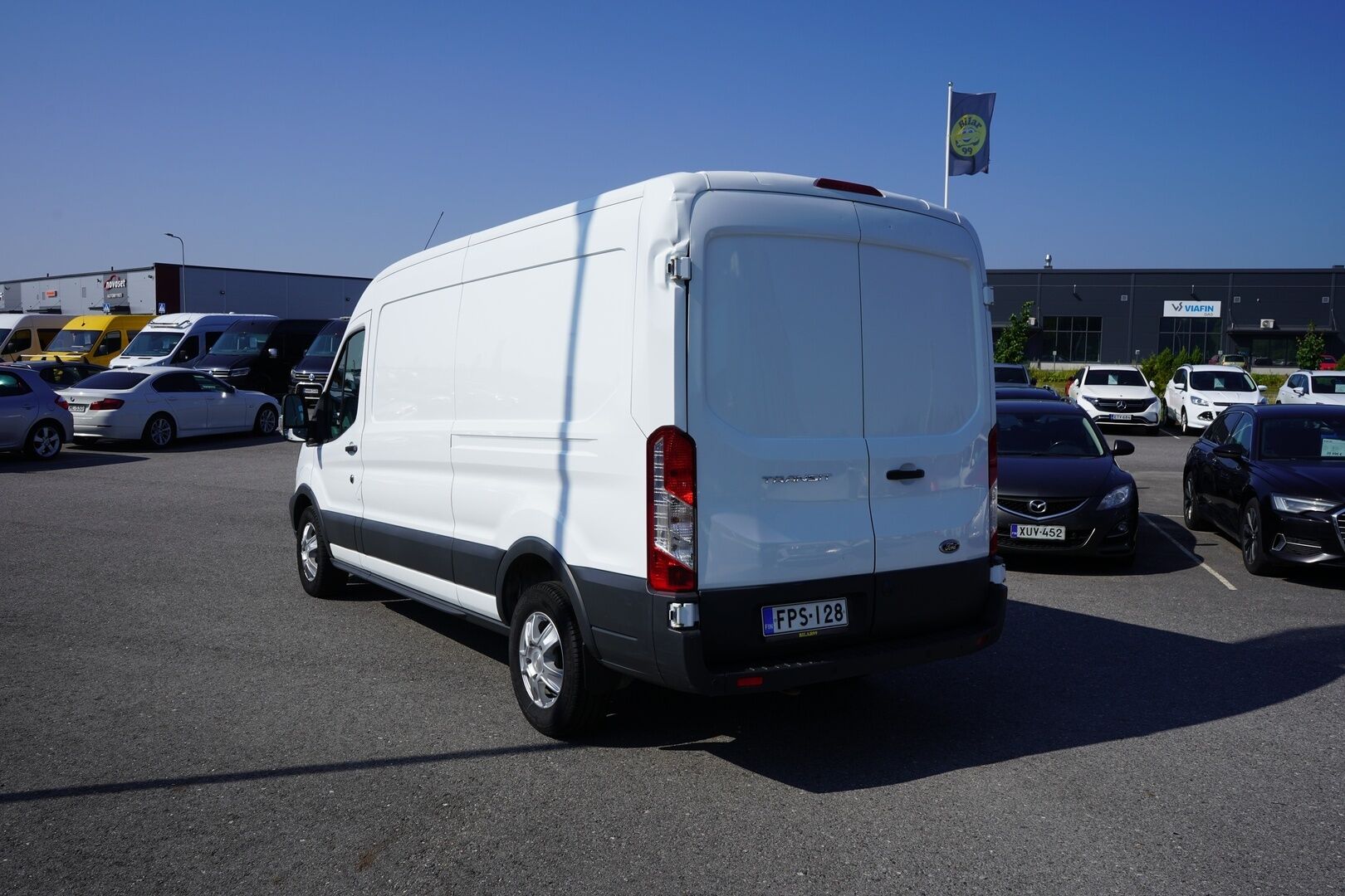Ford Transit 2019 Umpikorinen (BB) 4ov *Webasto / Vakkari / Kamera / Tutkat - 1.Om / Alv 25,5% / Kahdet vanteet / Myydään tuulilasi juuri vaihdettuna!