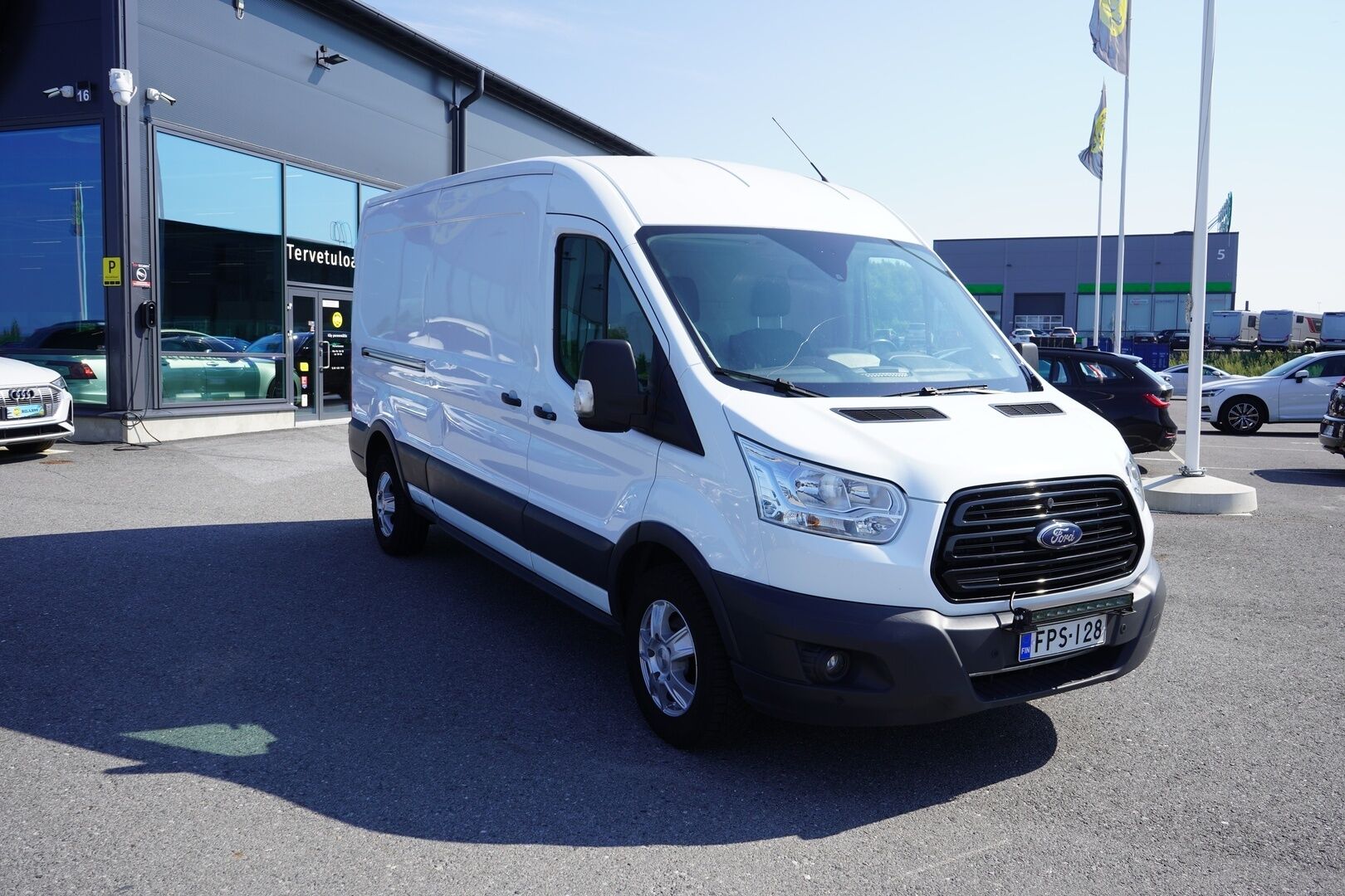 Ford Transit 2019 Umpikorinen (BB) 4ov *Webasto / Vakkari / Kamera / Tutkat - 1.Om / Alv 25,5% / Kahdet vanteet / Myydään tuulilasi juuri vaihdettuna!