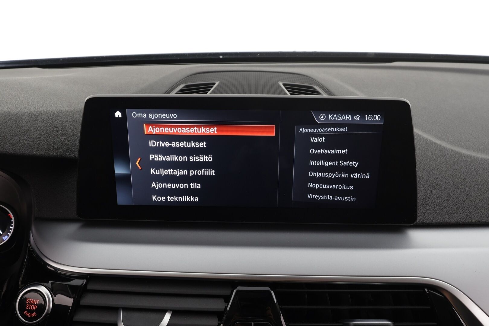 BMW 520 2017 G31 Touring 520d A Business * Webasto / Koukku / LED / Sportnahat / P.kamera / Navi / Kaistavahti / Vakkari * - Kahdet renkaat / Merkkihuollot