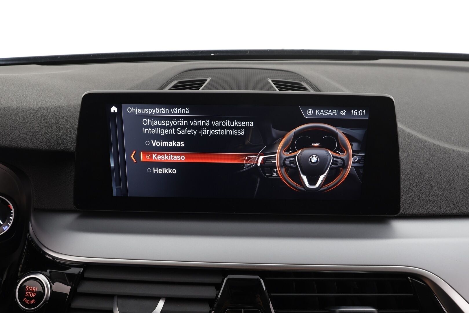 BMW 520 2018 G31 Touring 520d A Business * Webasto / Koukku / LED / Sportnahat / P.kamera / Navi / Kaistavahti / Vakkari * - Kahdet renkaat / Merkkihuollot